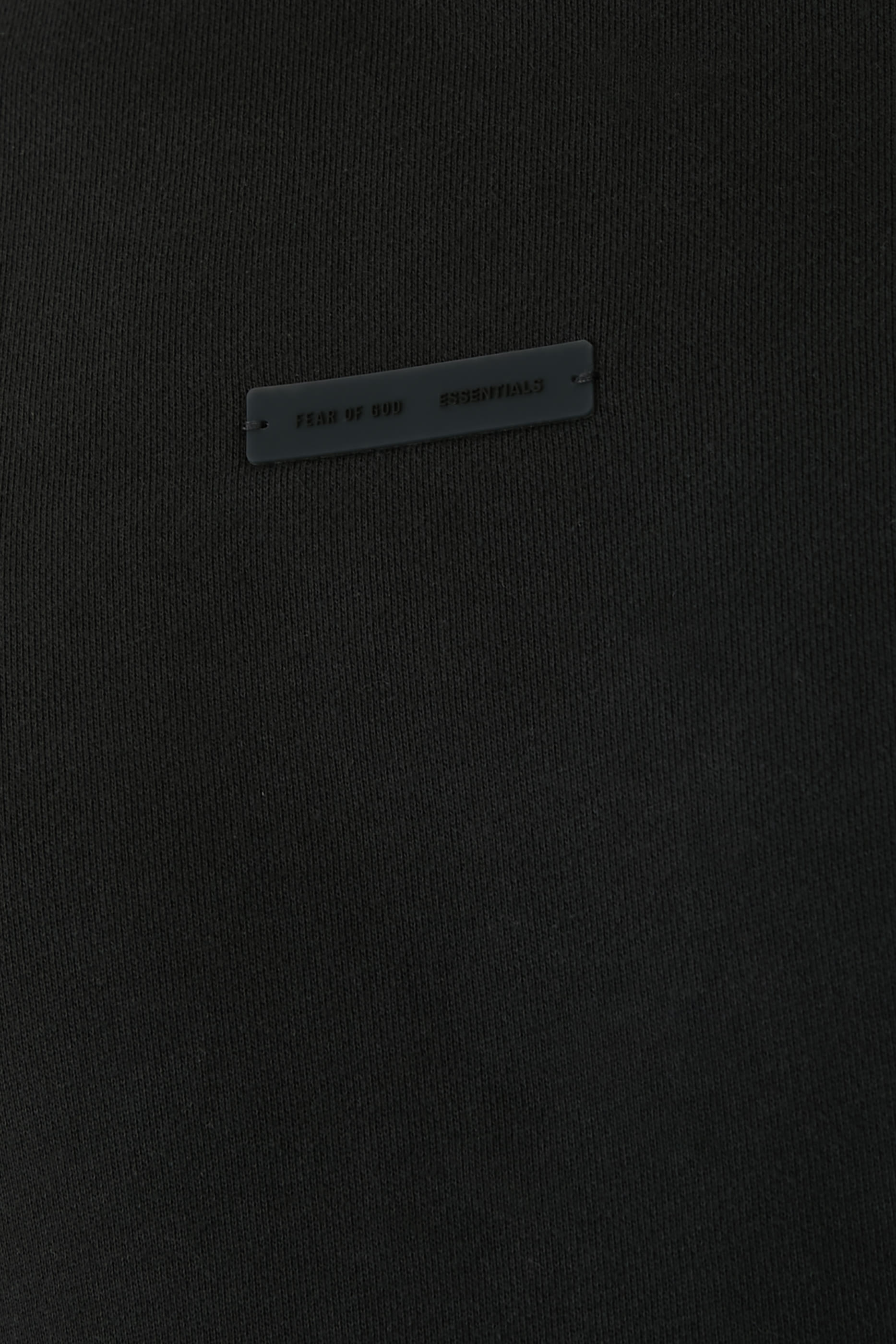 سويت شيرت بياقة ضيقة وقصة عصرية صوف