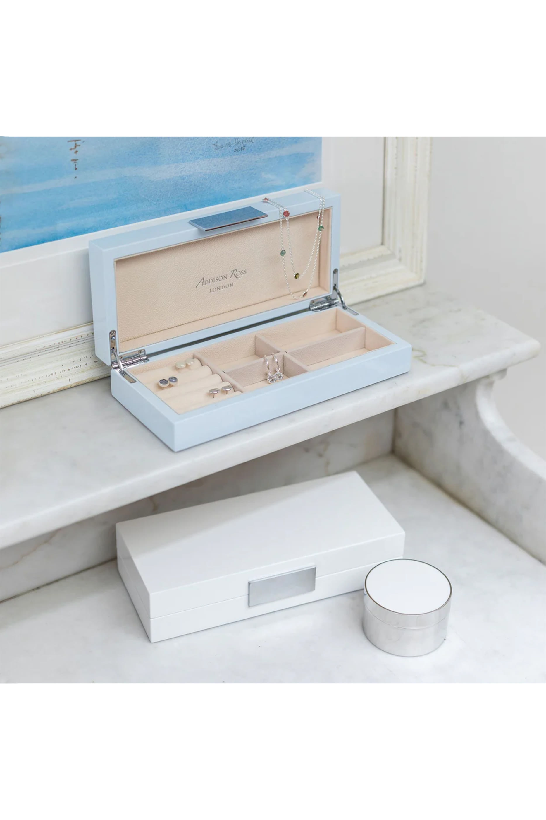 علبة مجوهرات صغيرة