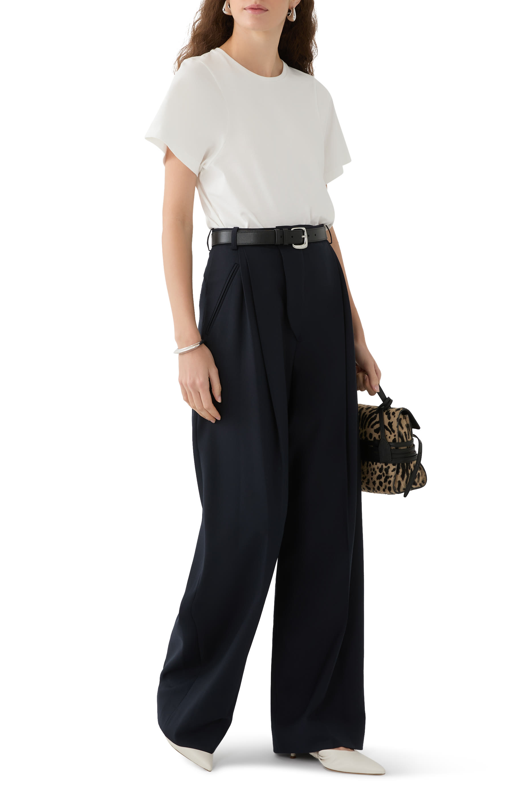 تيشيرت بحياكة مقوسة