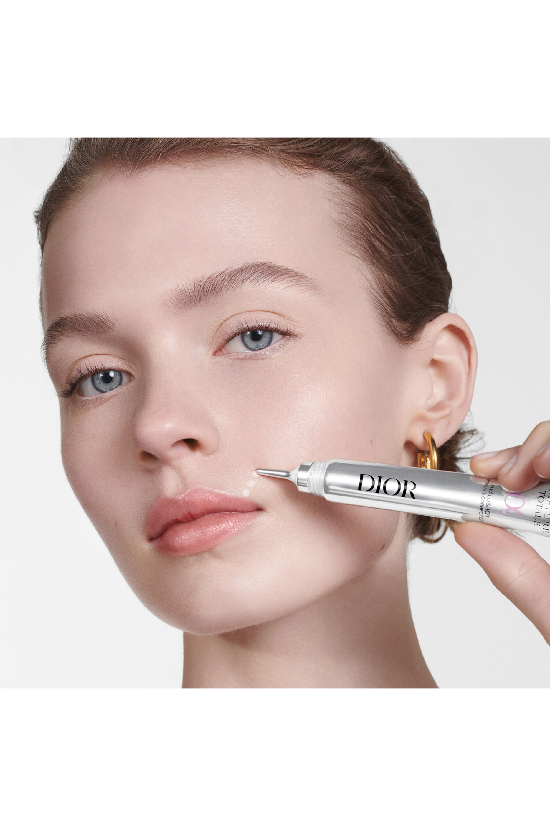 مصحح التجاعيد كابتر توتال هيالوشوت