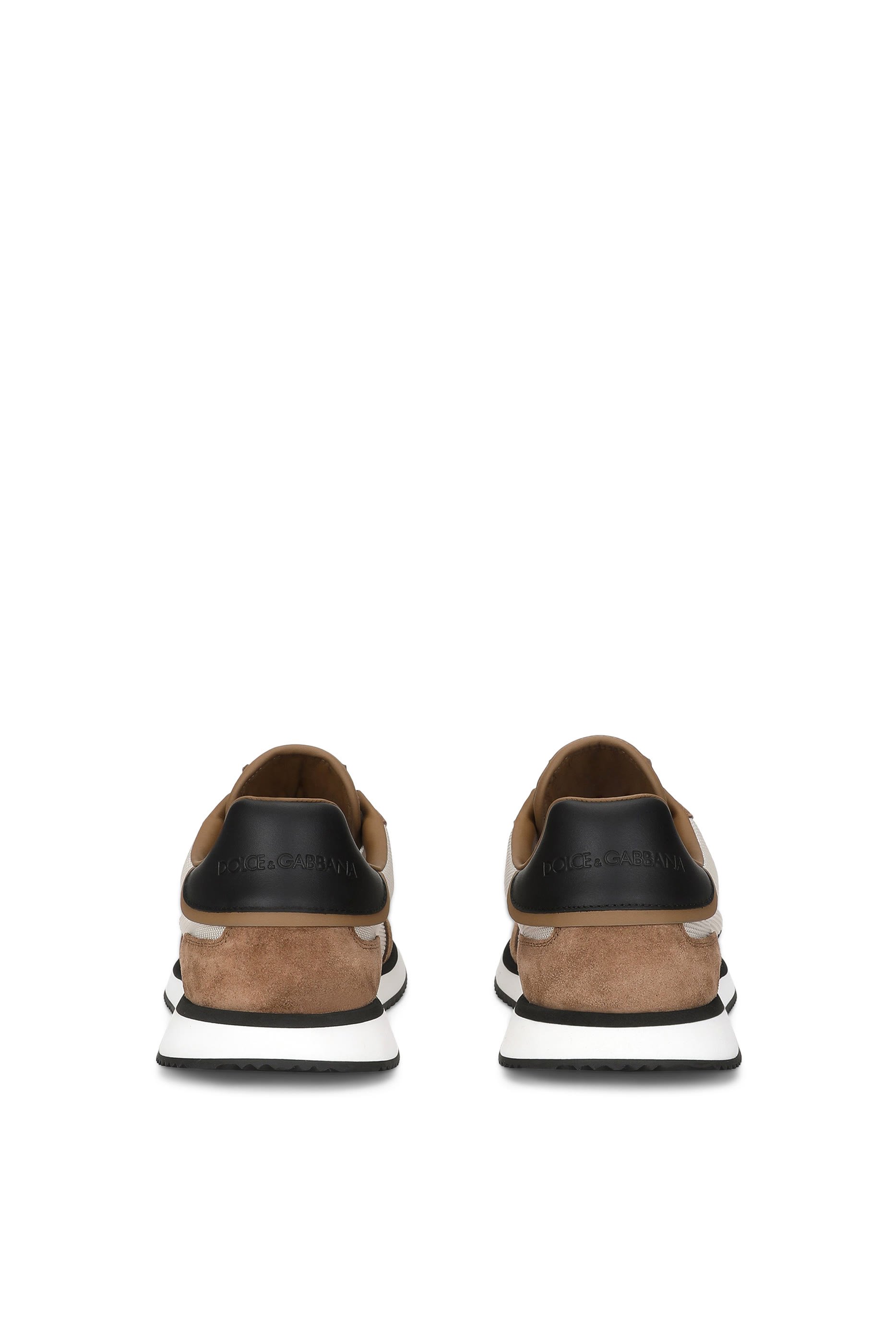 سنيكرز مبطن بشعار الماركة خامات متنوعة