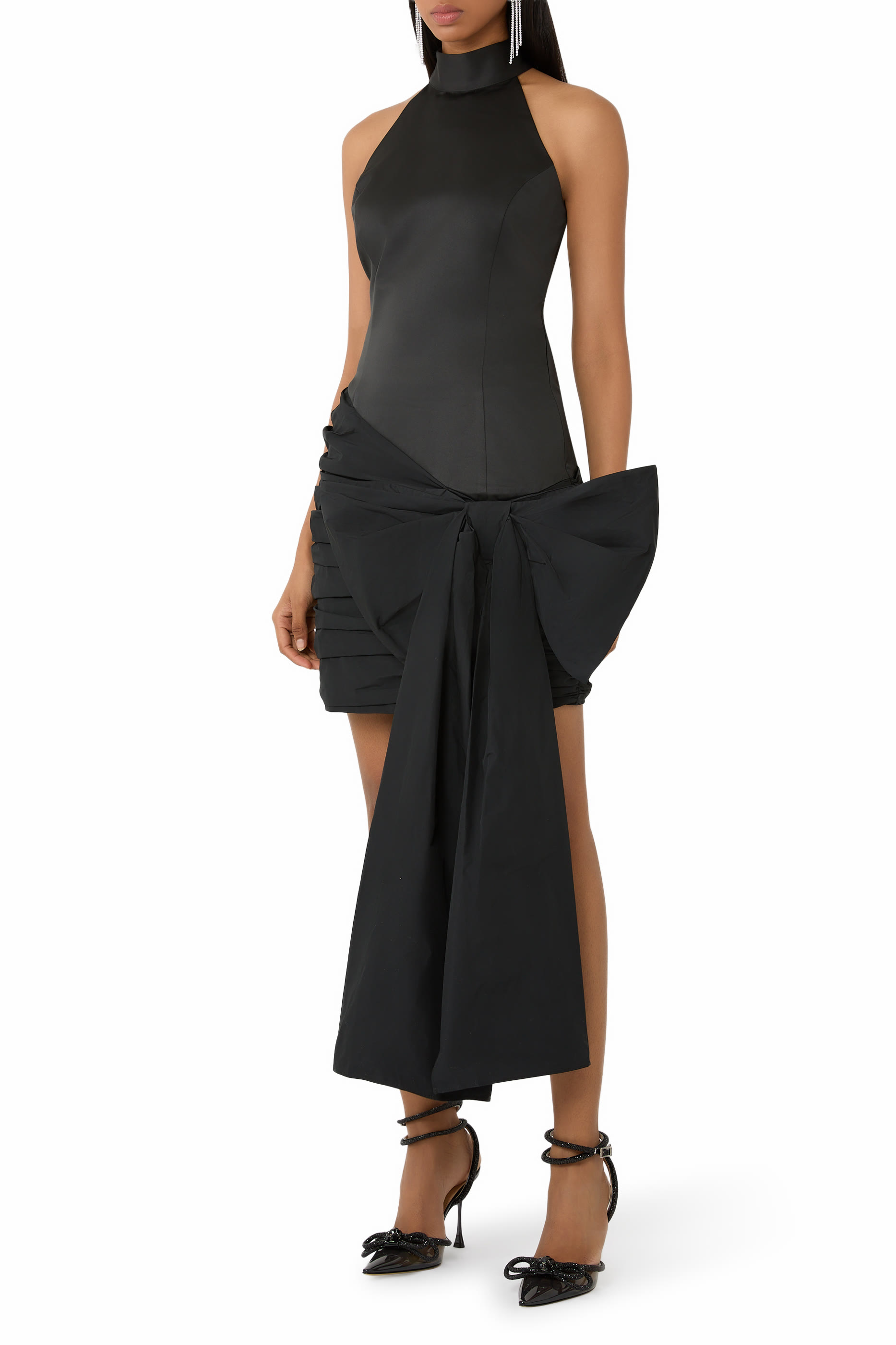 فستان مزين بفيونكة ساتان