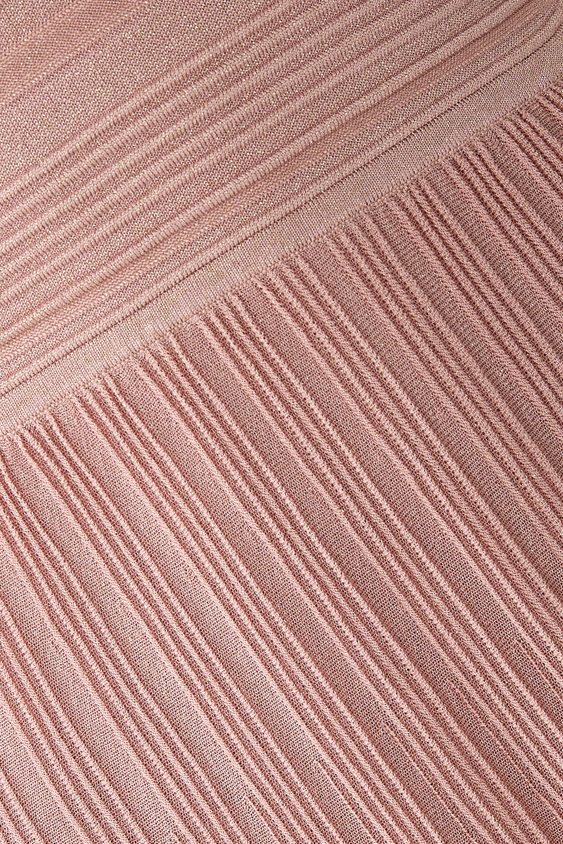 فستان لاكي طويل منسوج لامع