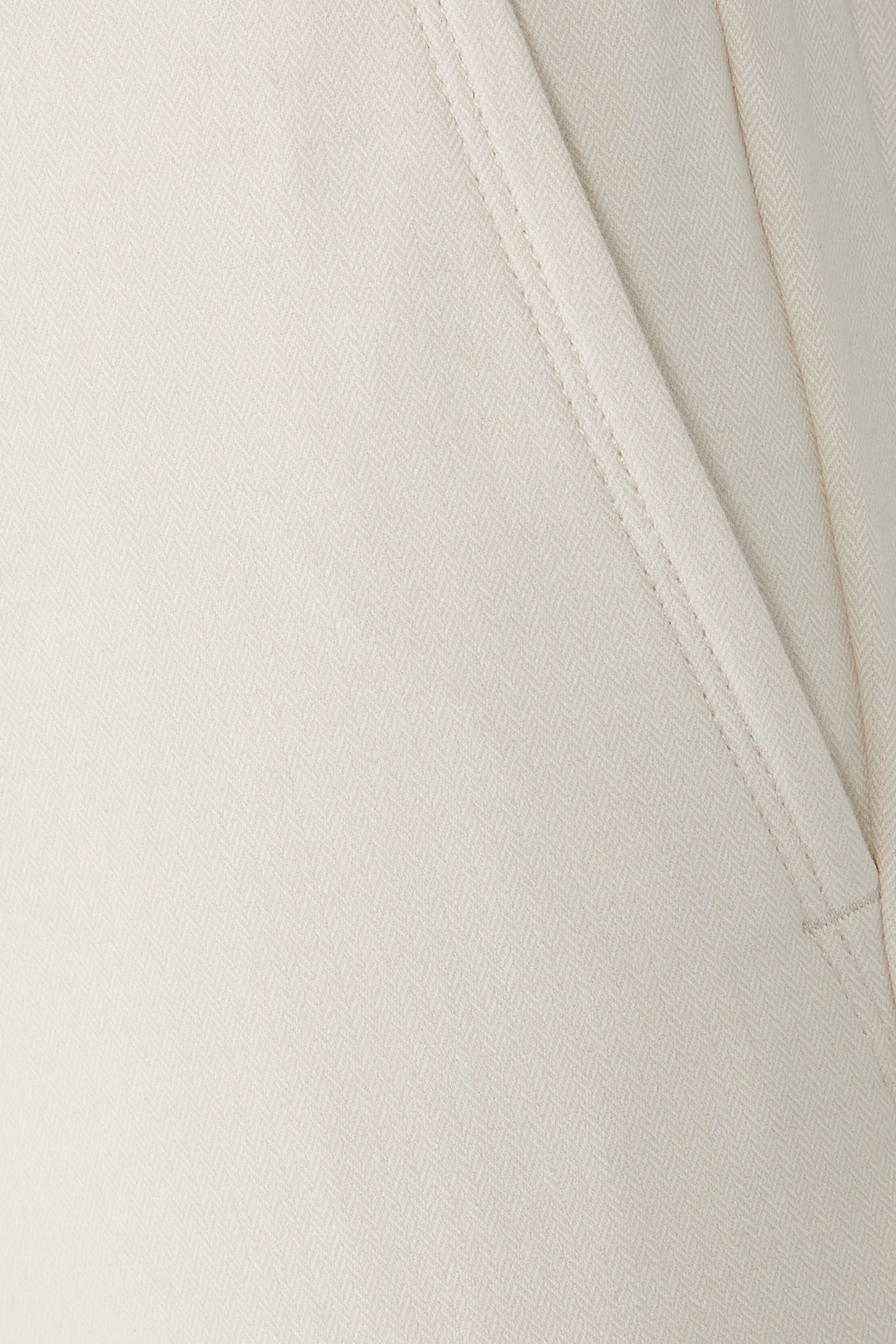 بنطال هيرنج بون لامع بقصة ضيقة