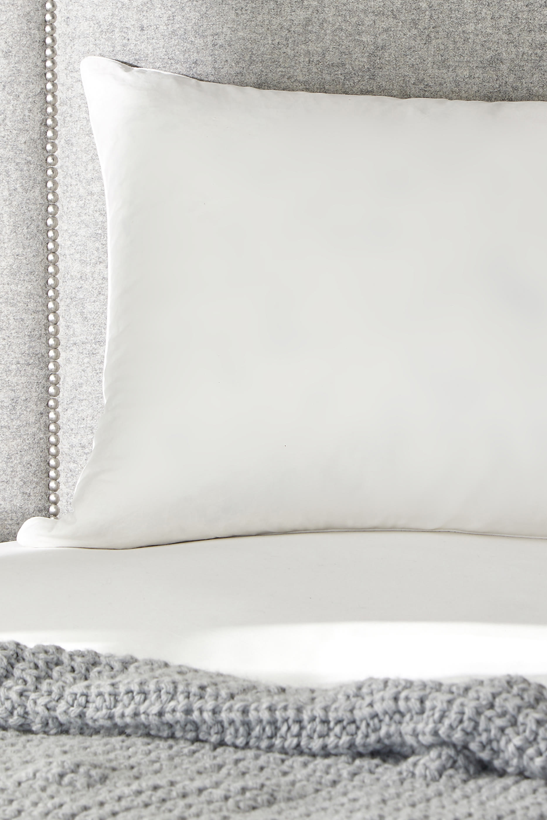 وسادة مبطنة بزغب موسكوفي بدعم قوي