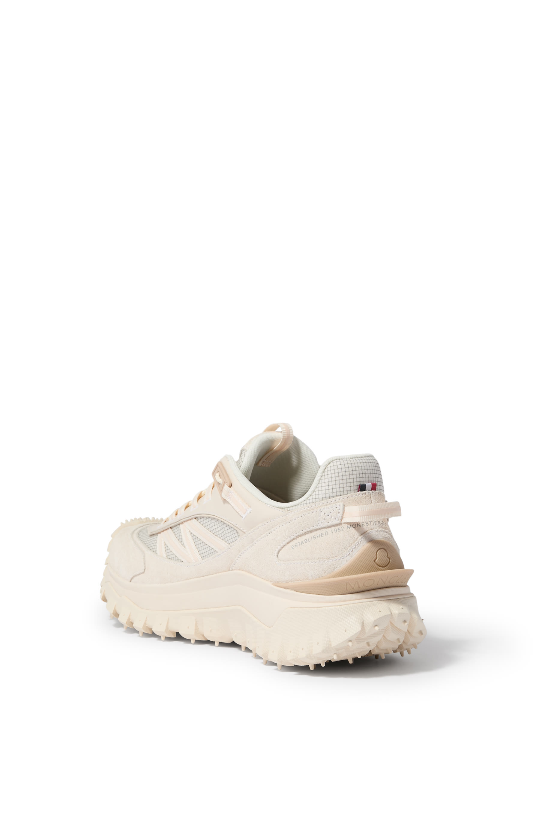 سنيكرز ترايلجريب شمواه وجلد