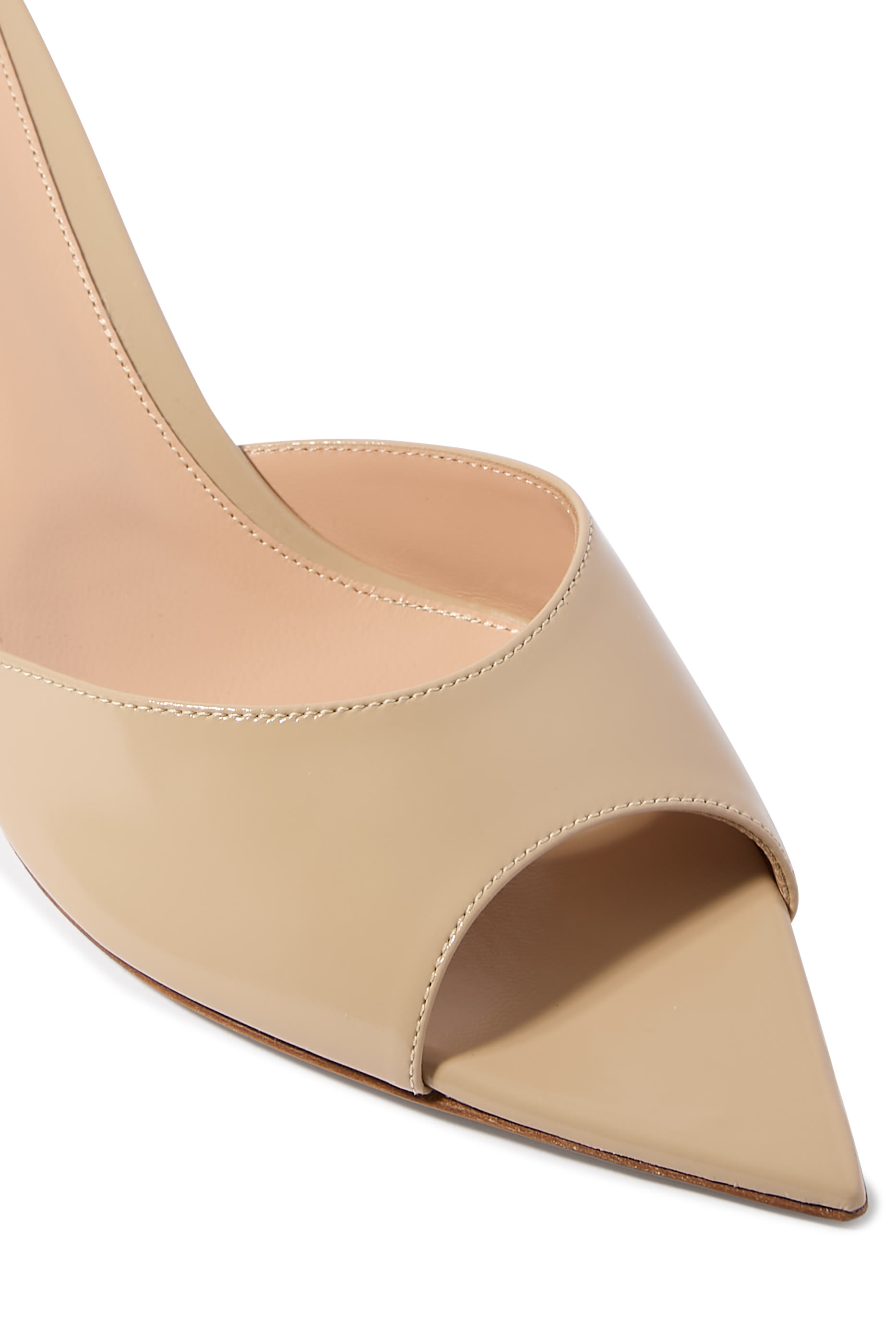 حذاء إيل 55 مفتوح من الخلف 