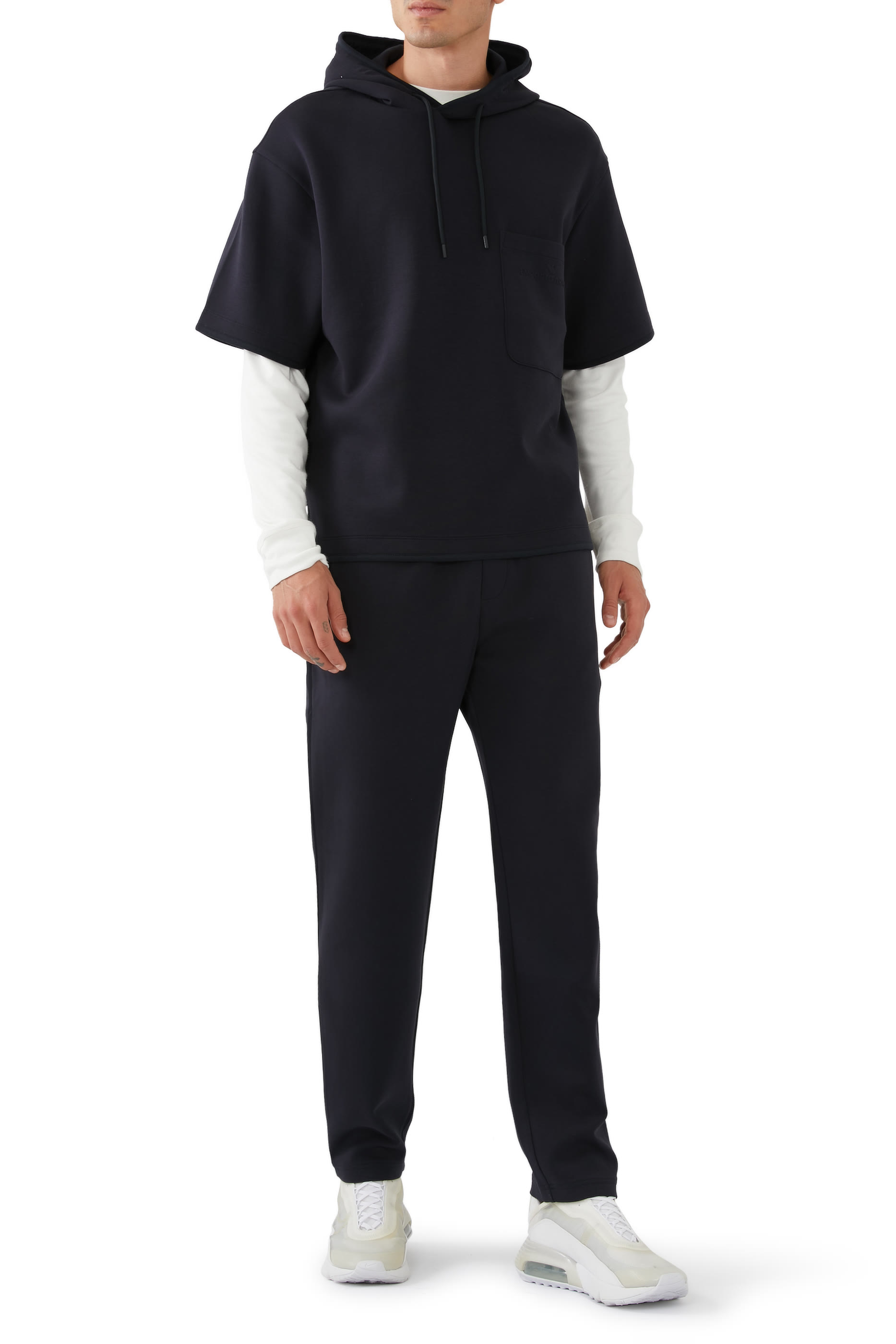 سويت شيرت بشعار الماركة بحجم صغير