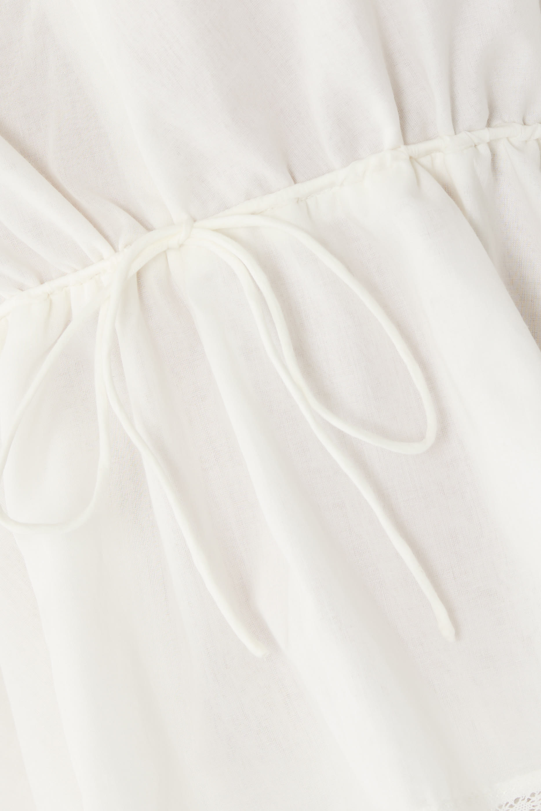 بلوزة ديكو بأكمام طويلة