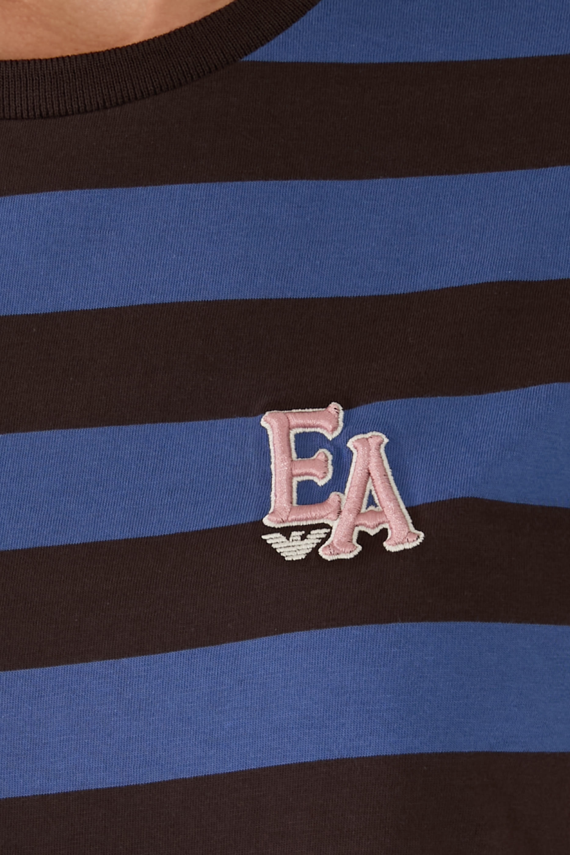 تيشيرت بطبعة إيغل كلوب جيرسيه