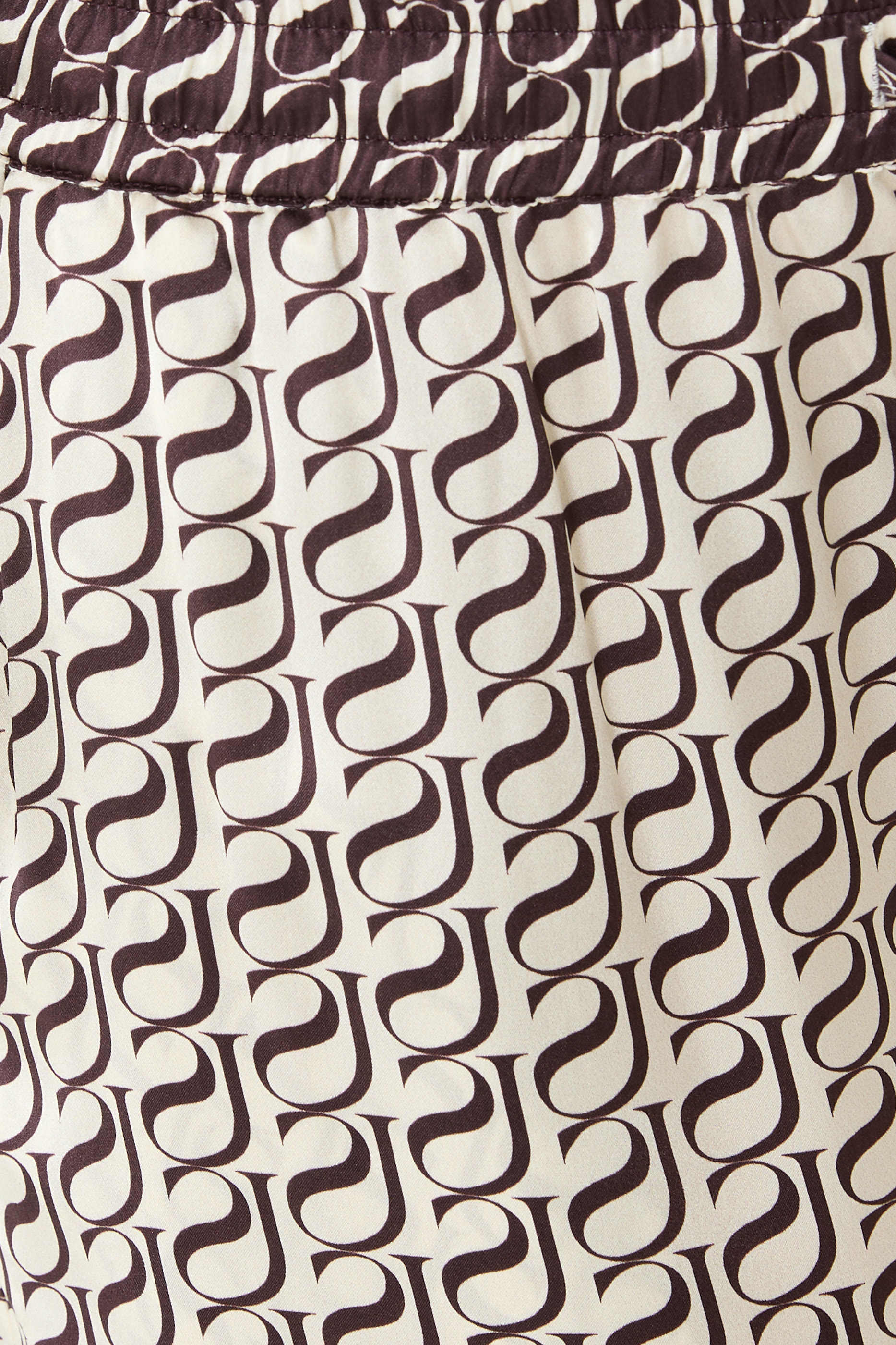 بنطال بأجزاء مغايرة ونقشة حروف شعار الماركة حرير