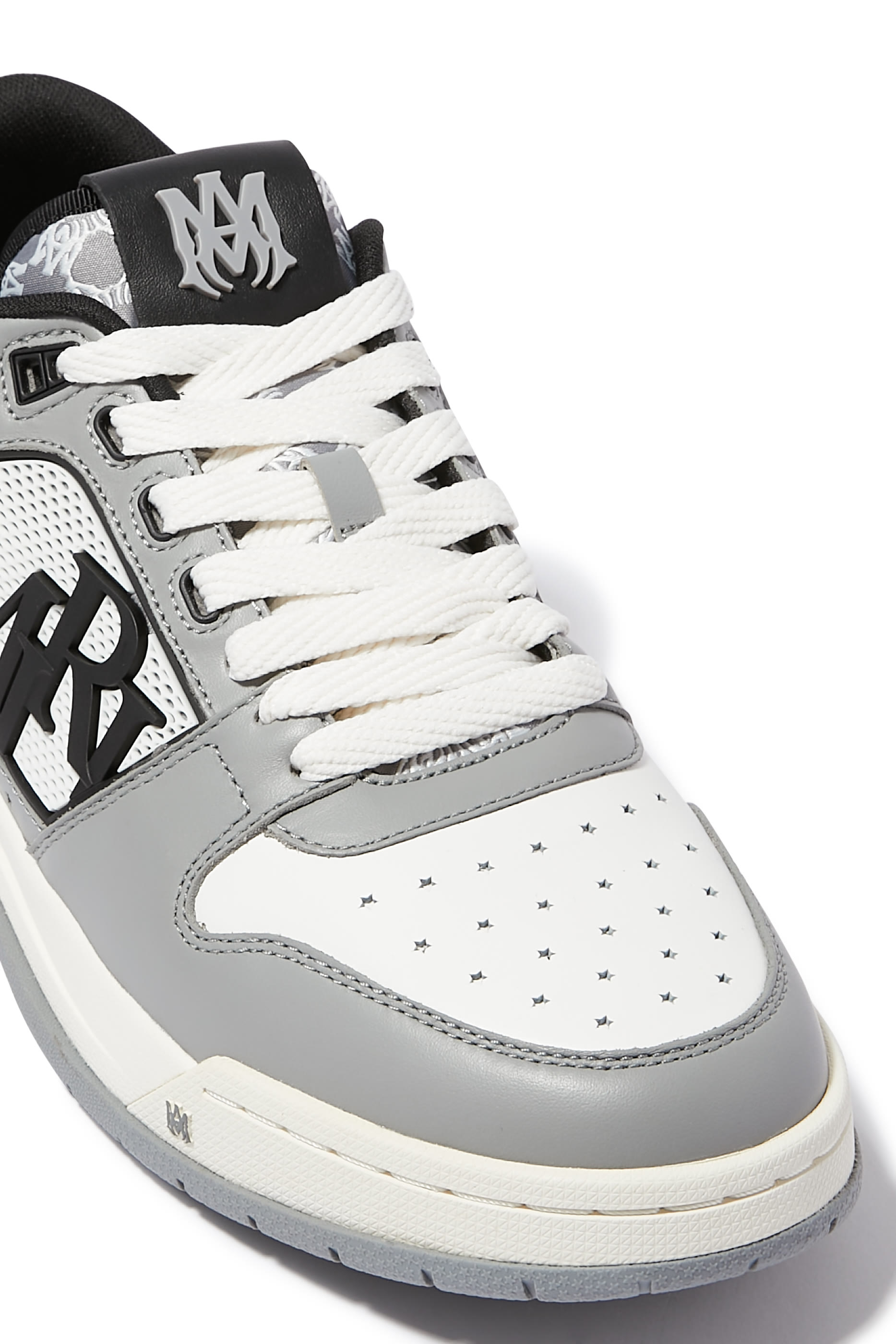 سنيكرز كلاسيك بكاحل منخفض