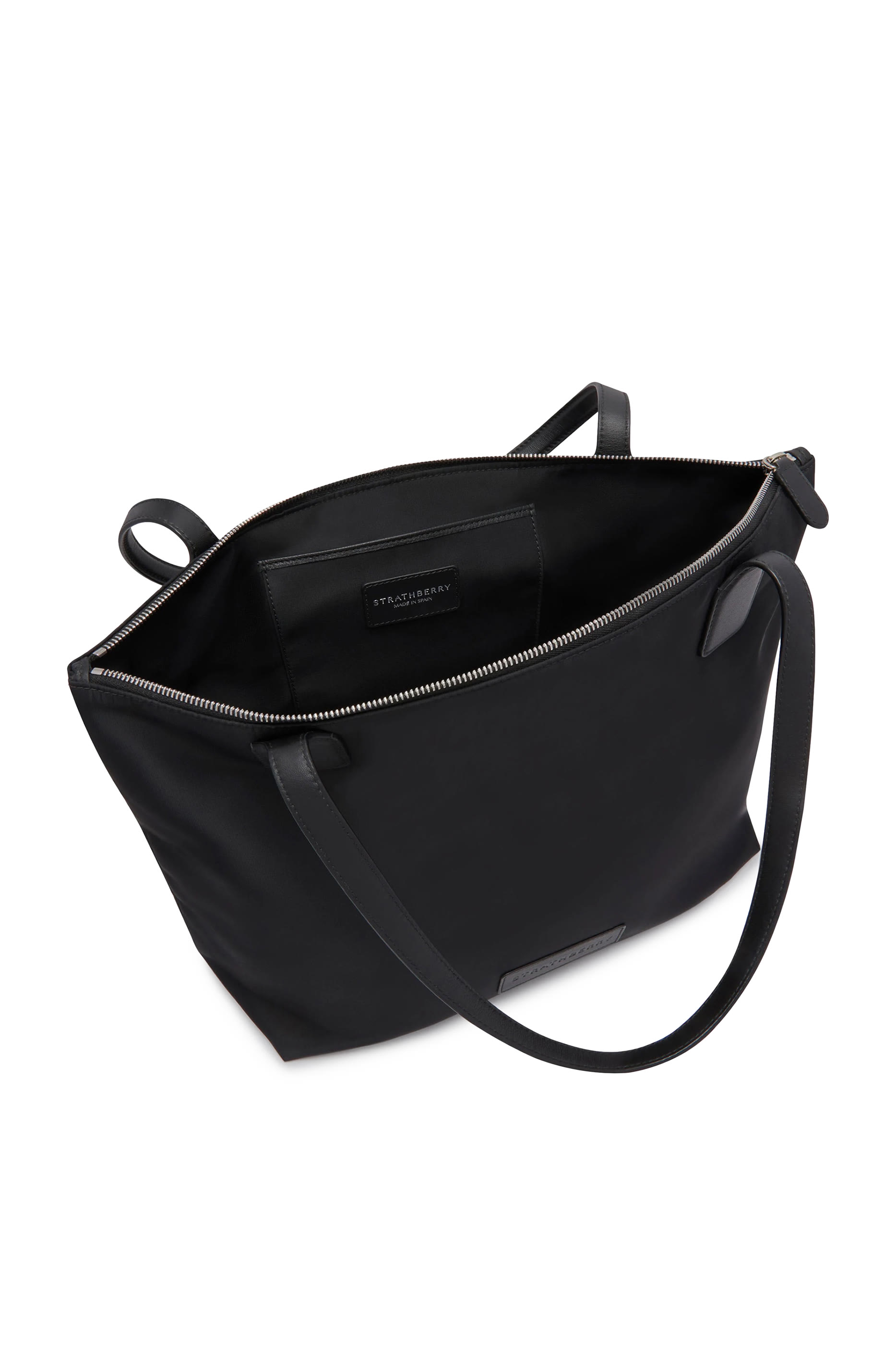 حقيبة يد ترافل متوسطة نايلون معاد تدويره حقيبة يد ترافل متوسطة نايلون معاد تدويره