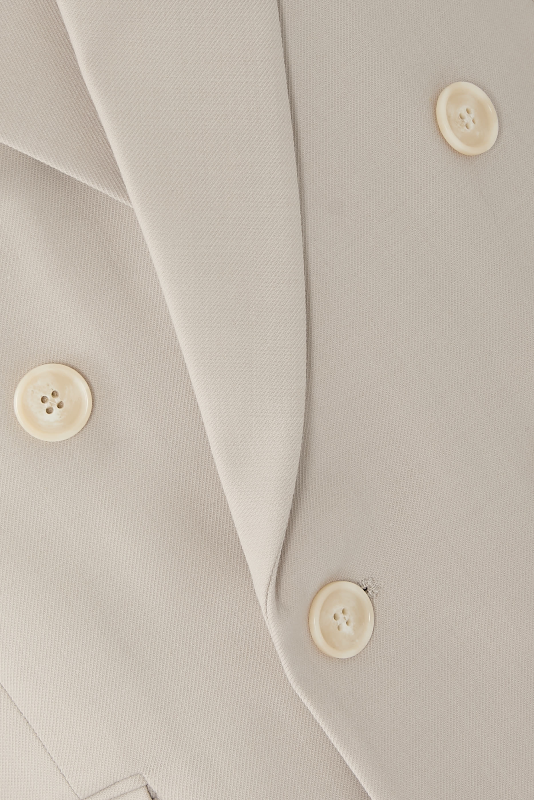 جاكيت بصف أزرار مزدوج وقصة مريحة