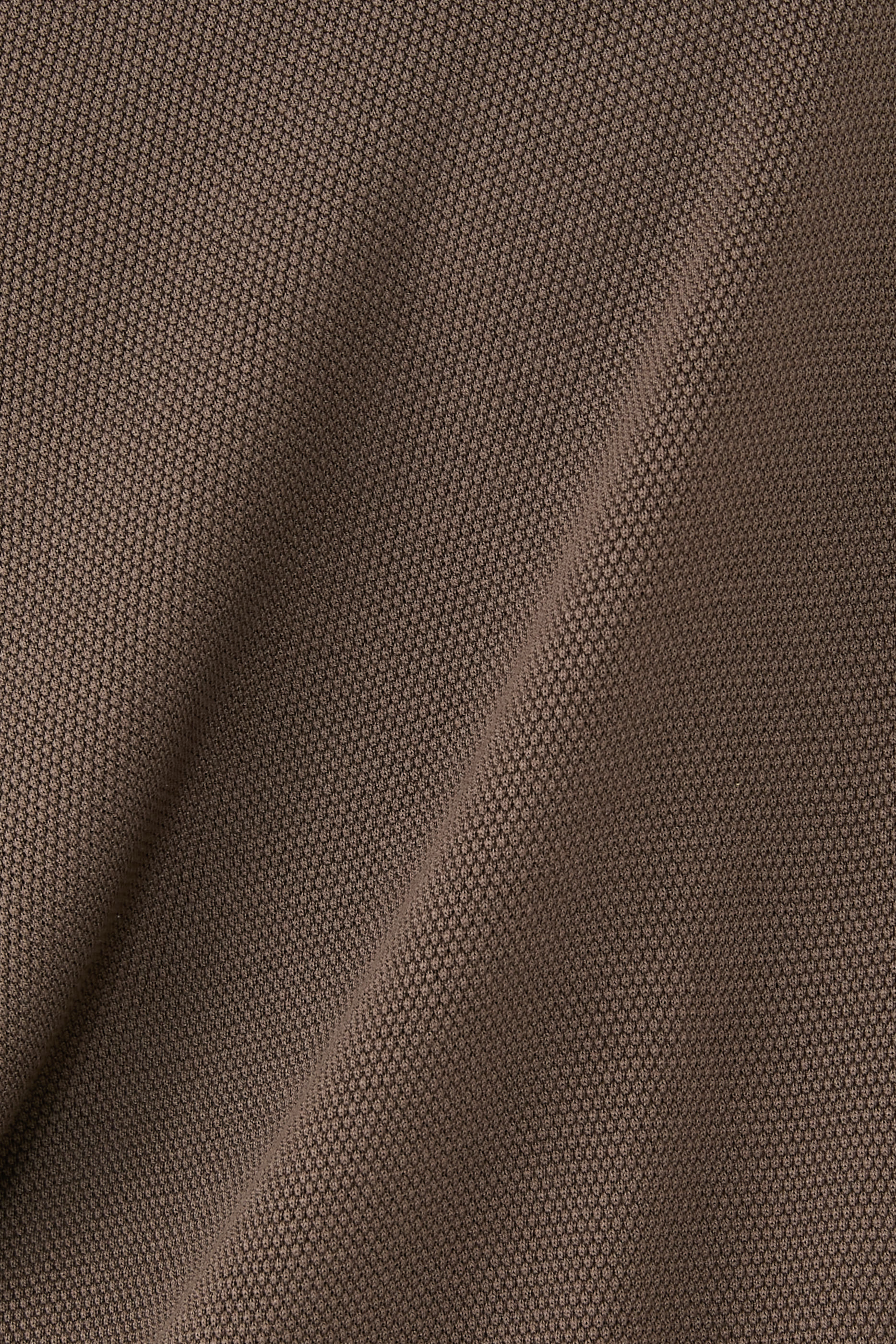 تيشيرت منسوج بياقة ضيقة