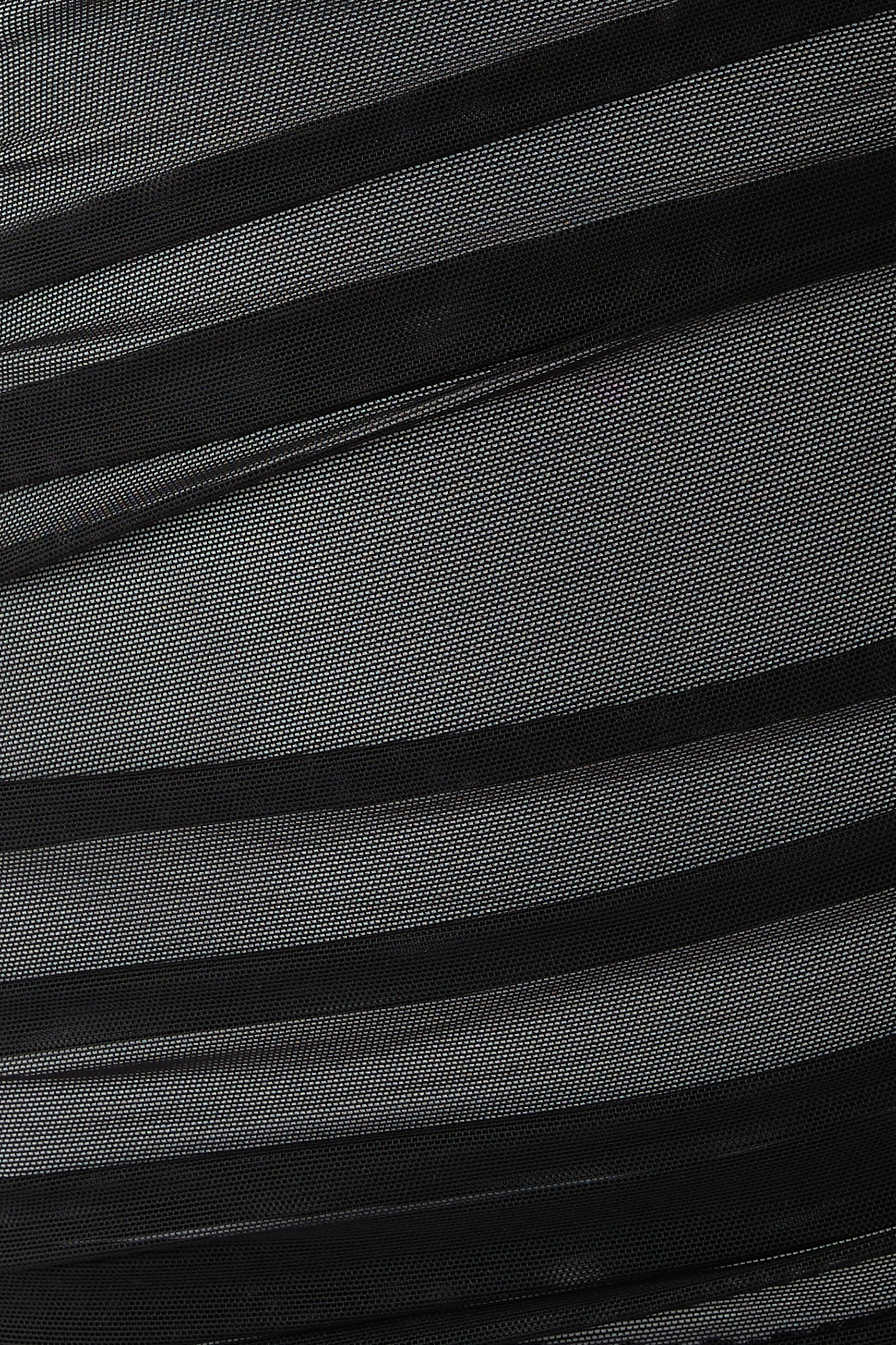 فستان سهرة برباط حول الرقبة وكشكش