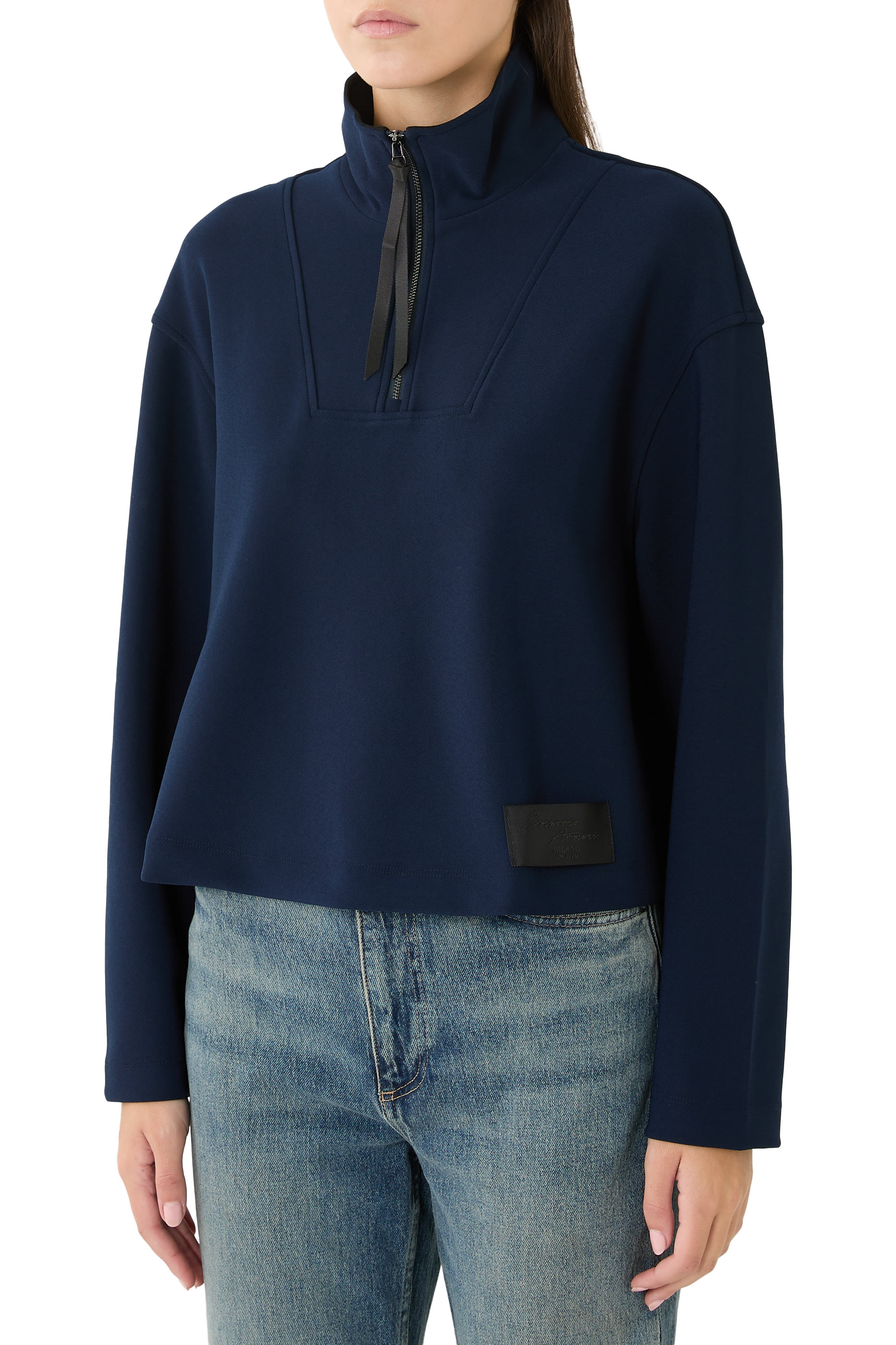 سويت شيرت بنصف سحاب وشعار الماركة