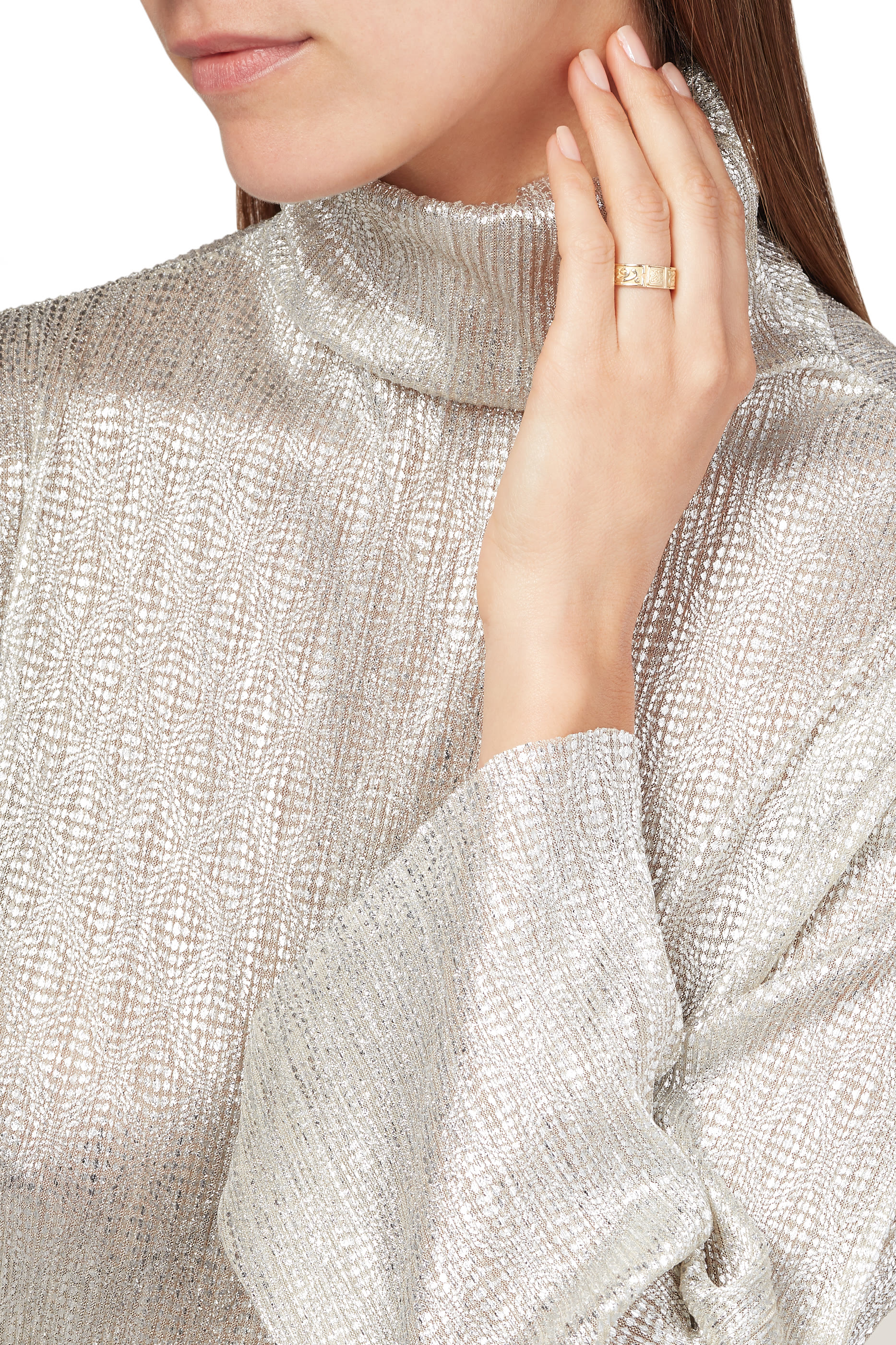 خاتم محفور بحرف عربية