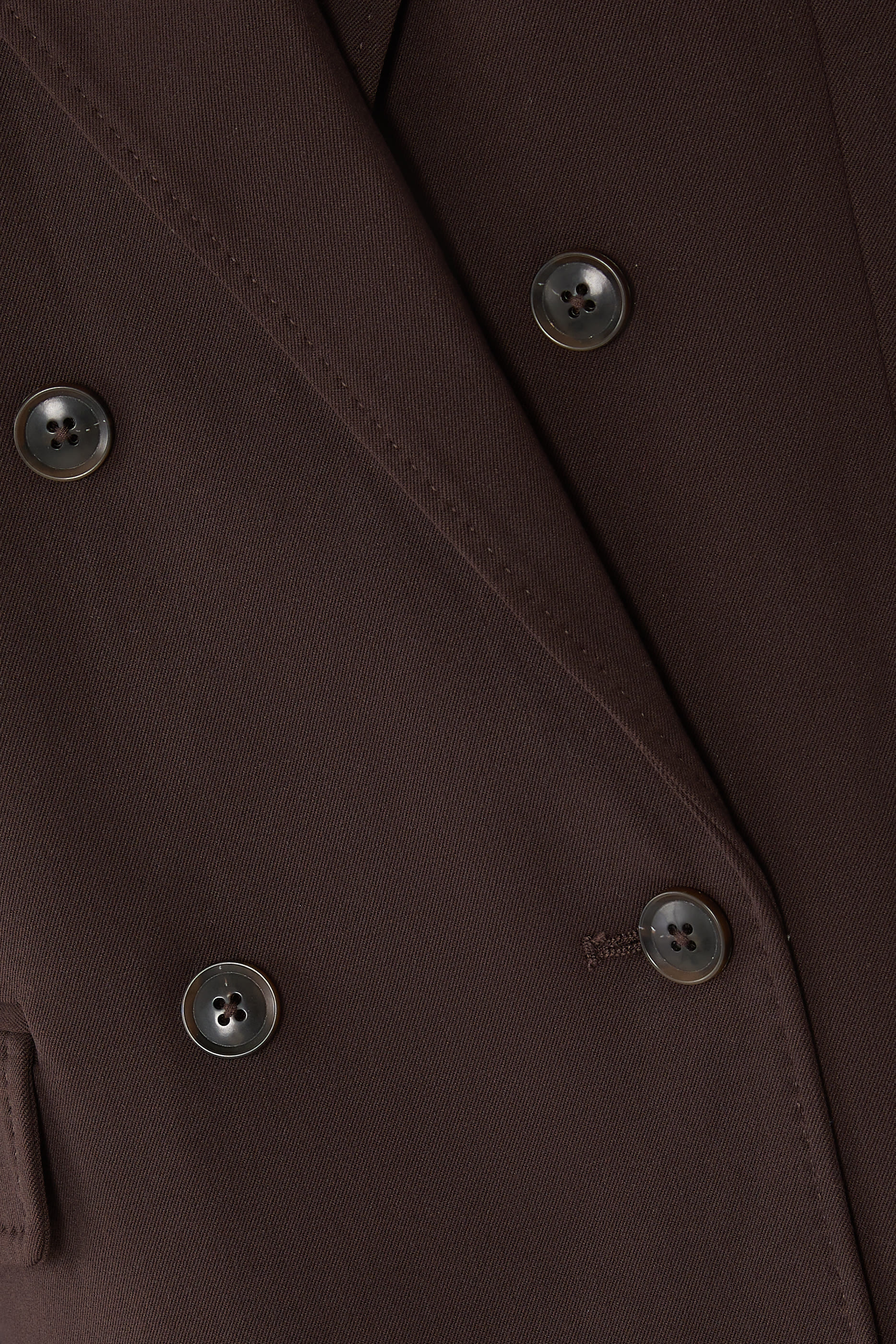 بليزر رسمي ايسنشال بقصة فضفاضة وصفي أزرار