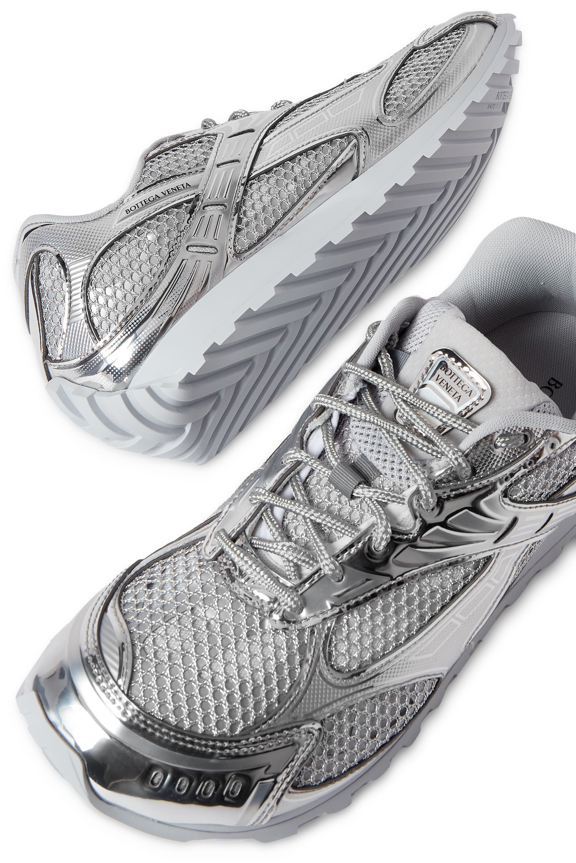 سنيكرز اوربيت