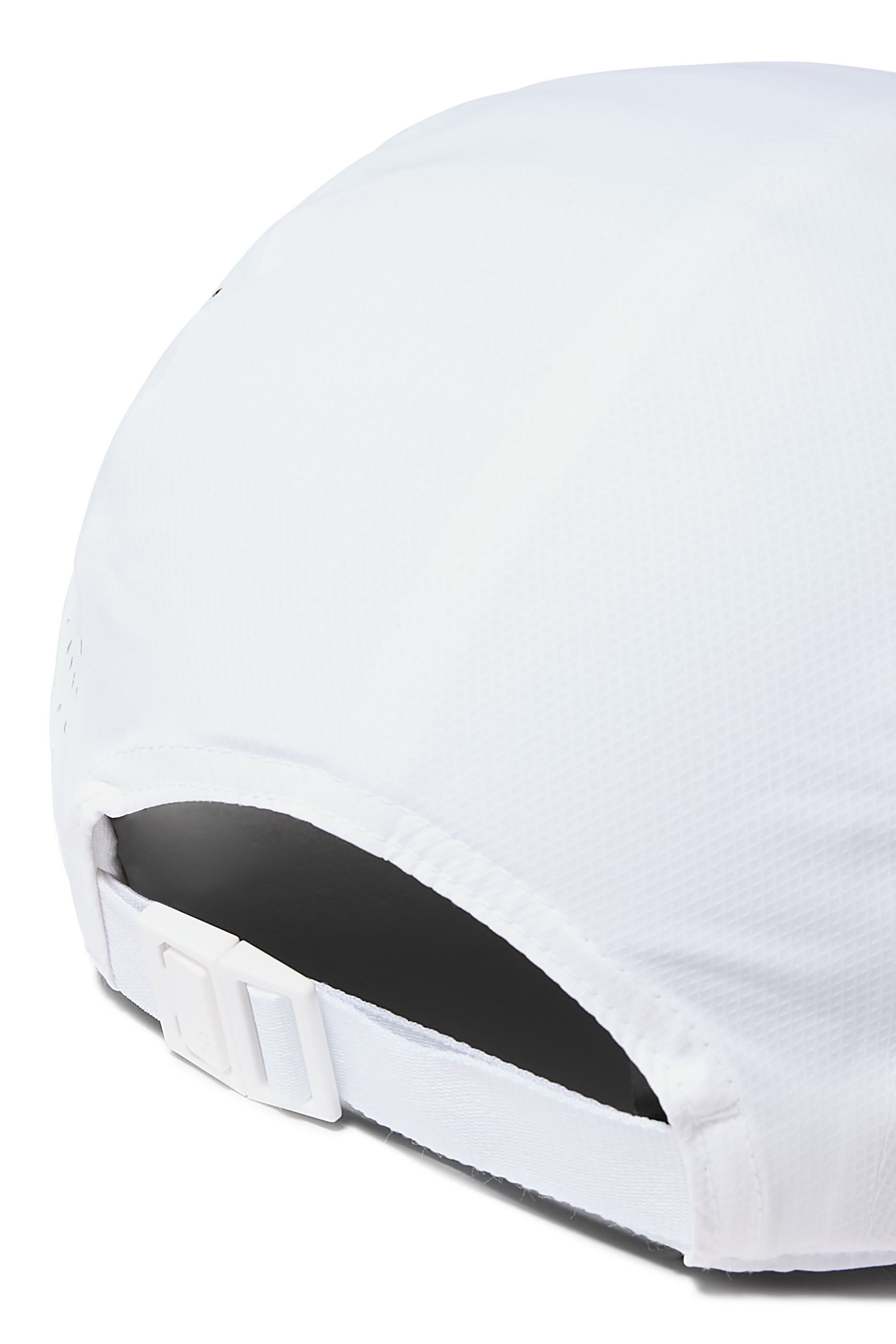 كاب خفيف الوزن بشعار الماركة