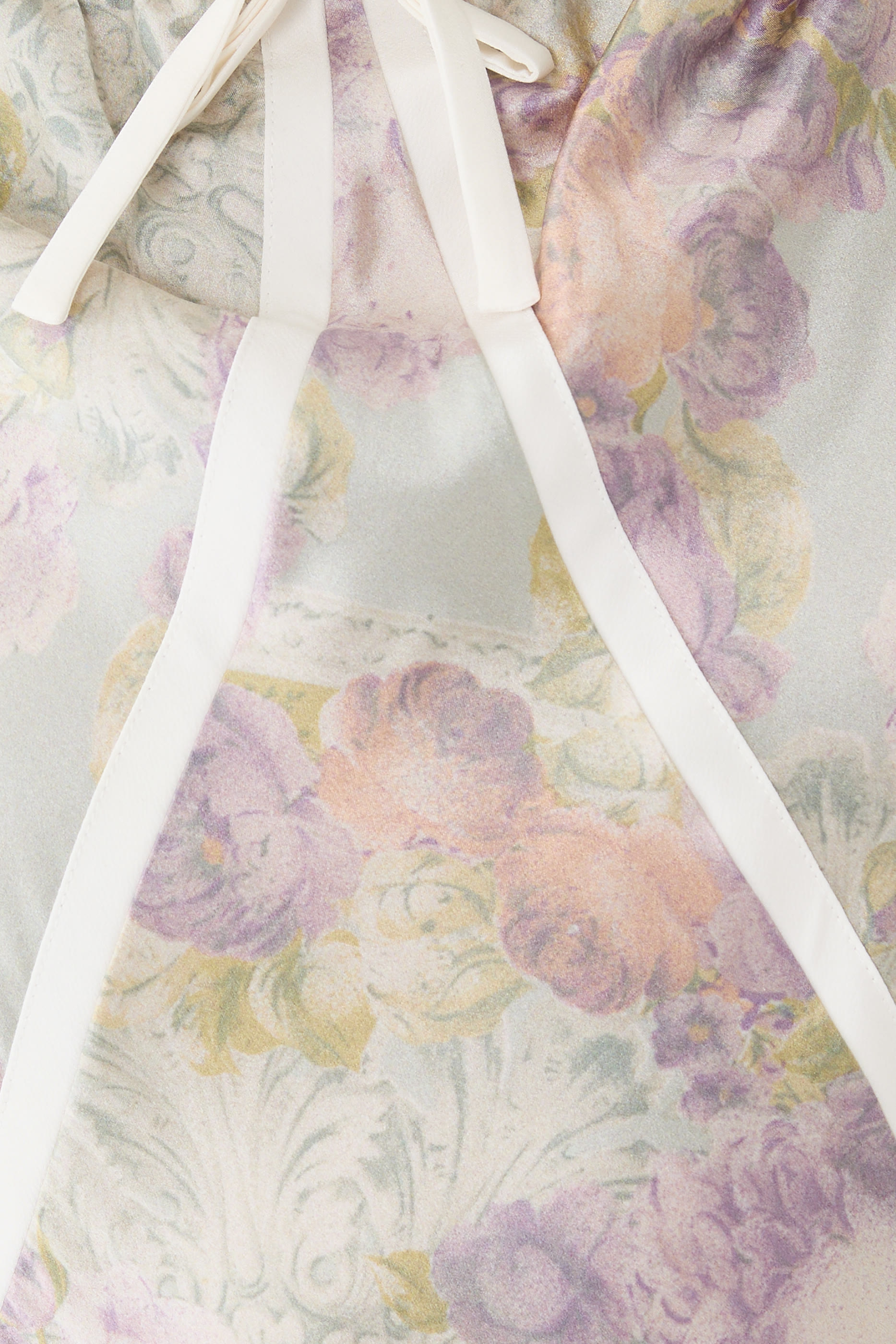 فستان متوسط الطول بنقشة حرير ستان