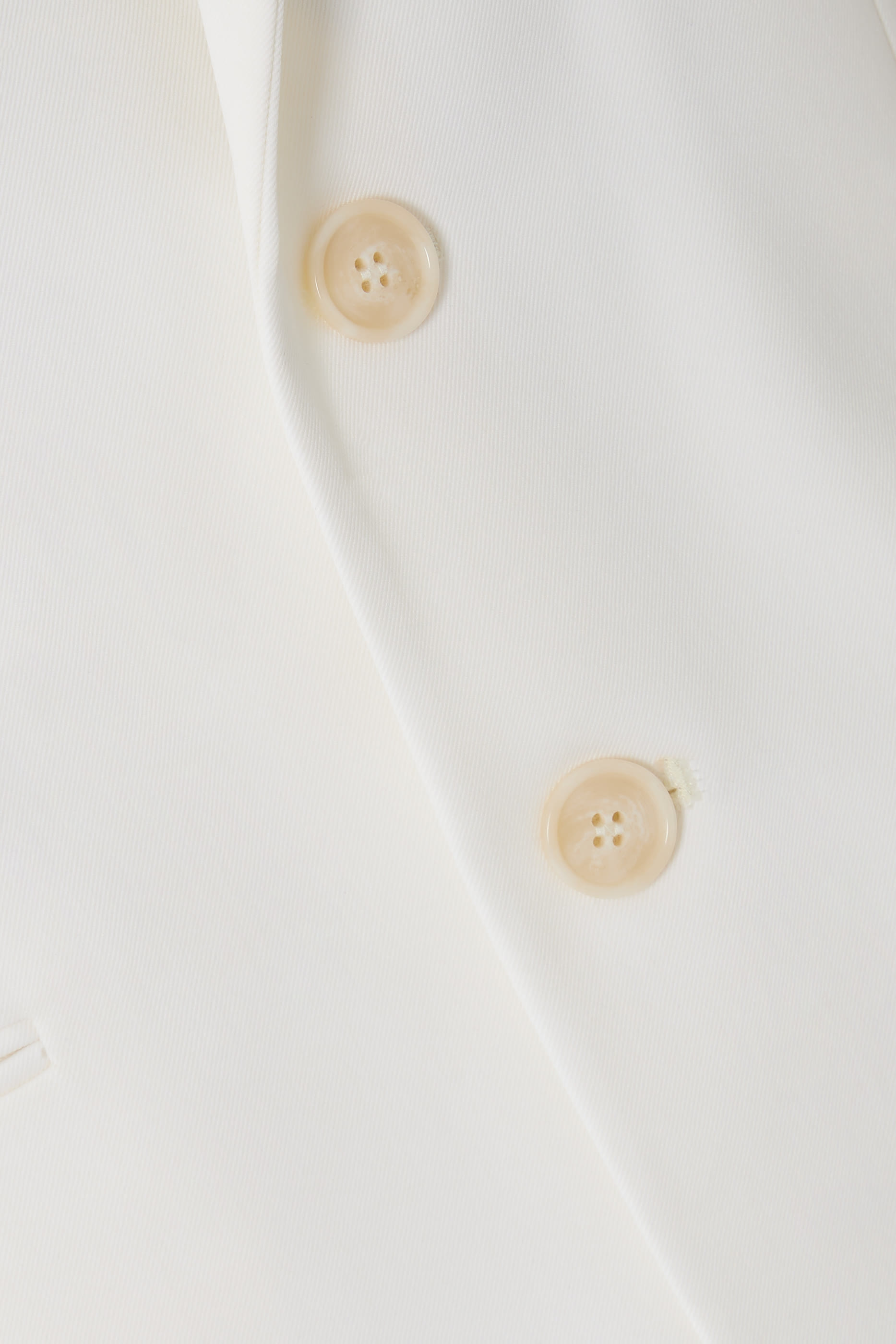 جاكيت كلاسيكي بقصة ملائم للجسم