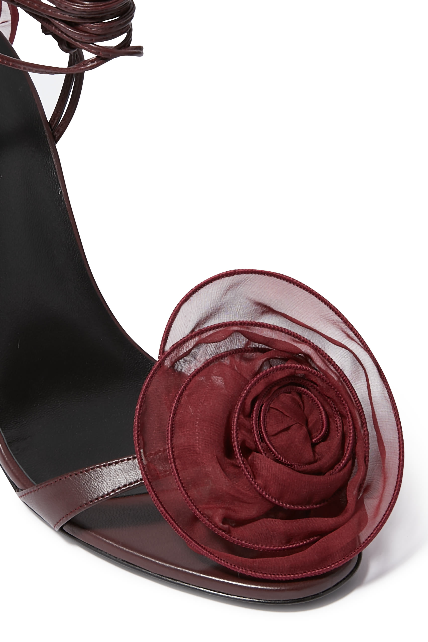 صندل 105 بسيور ملفوفة مزين بزهرة