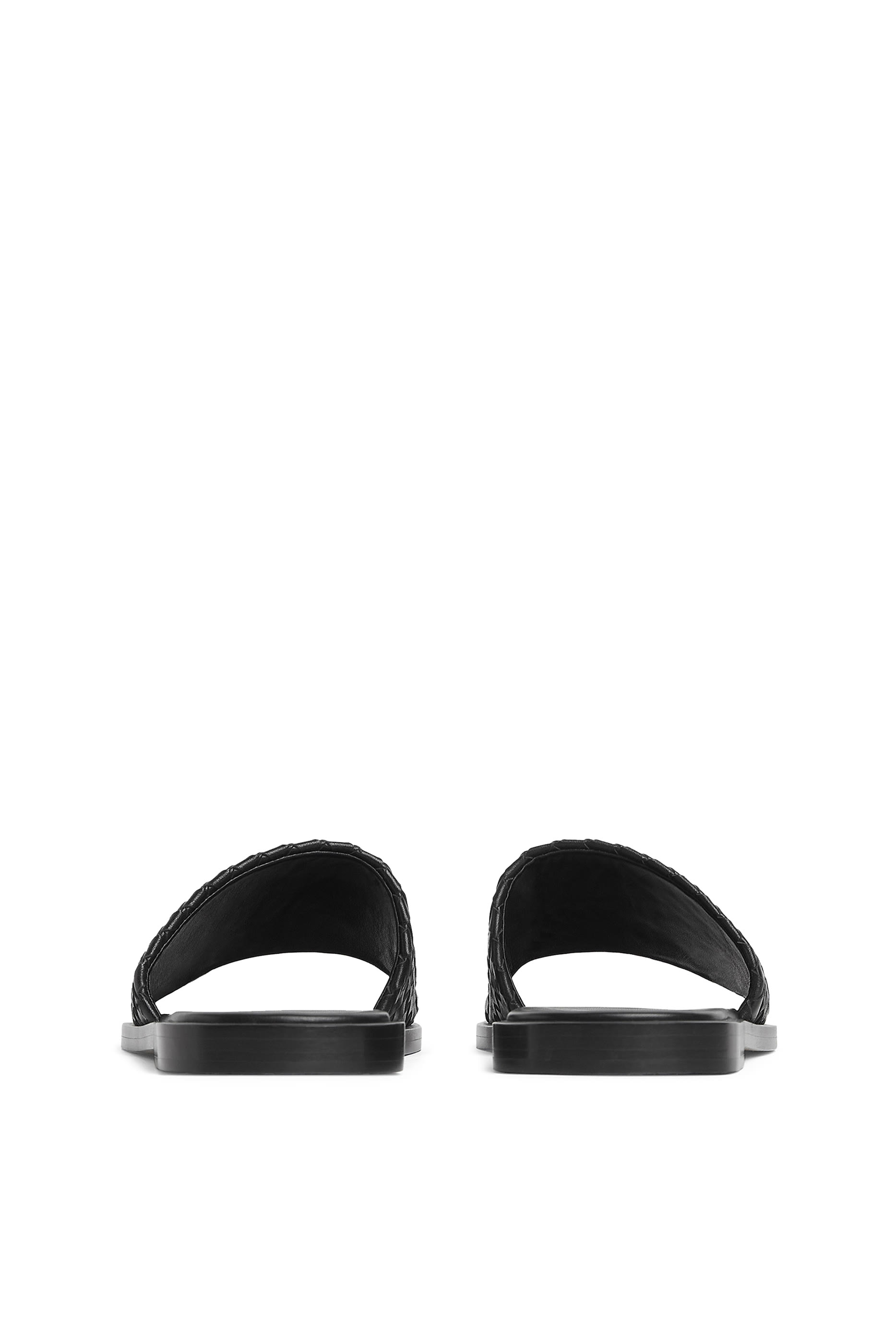 حذاء إيليو مفتوح من الخلف