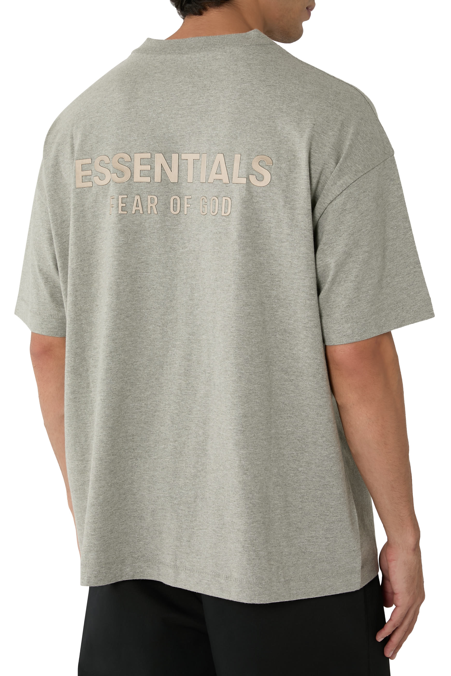 تيشيرت مزين بشعار الماركة