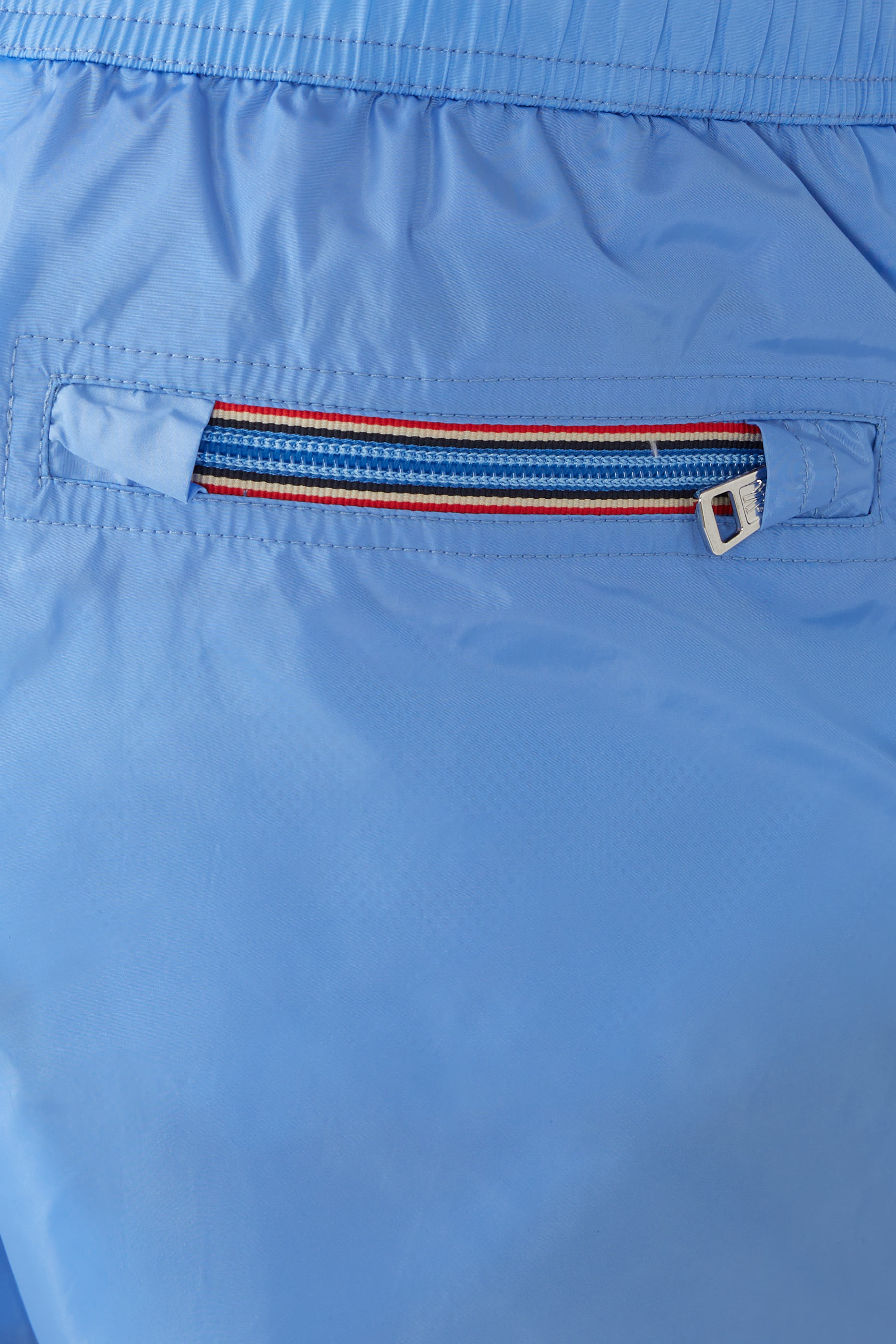 شورت سباحة بشعار الماركة