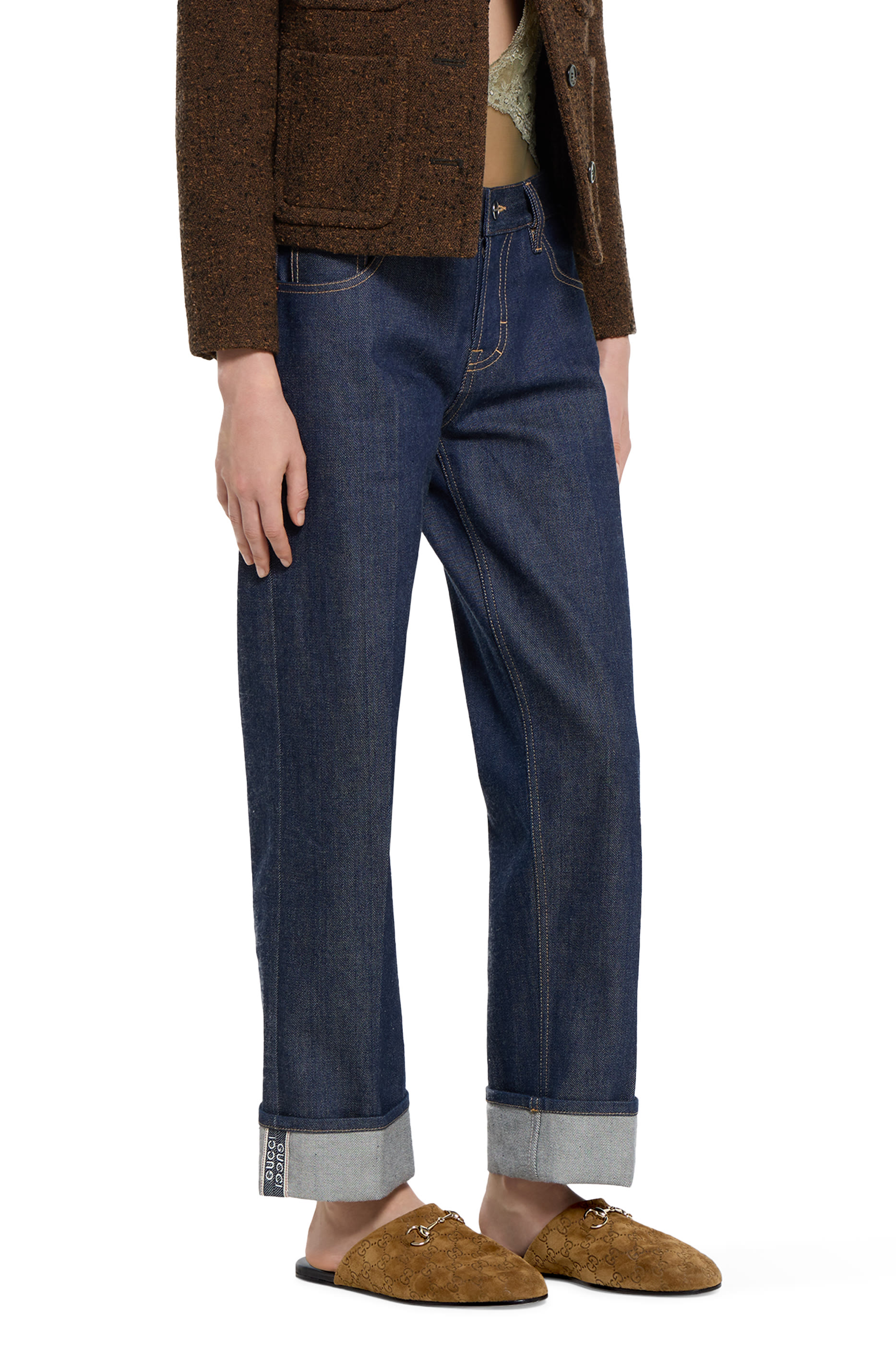 حذاء مفتوح من الخلف بحلية لجام الحصان