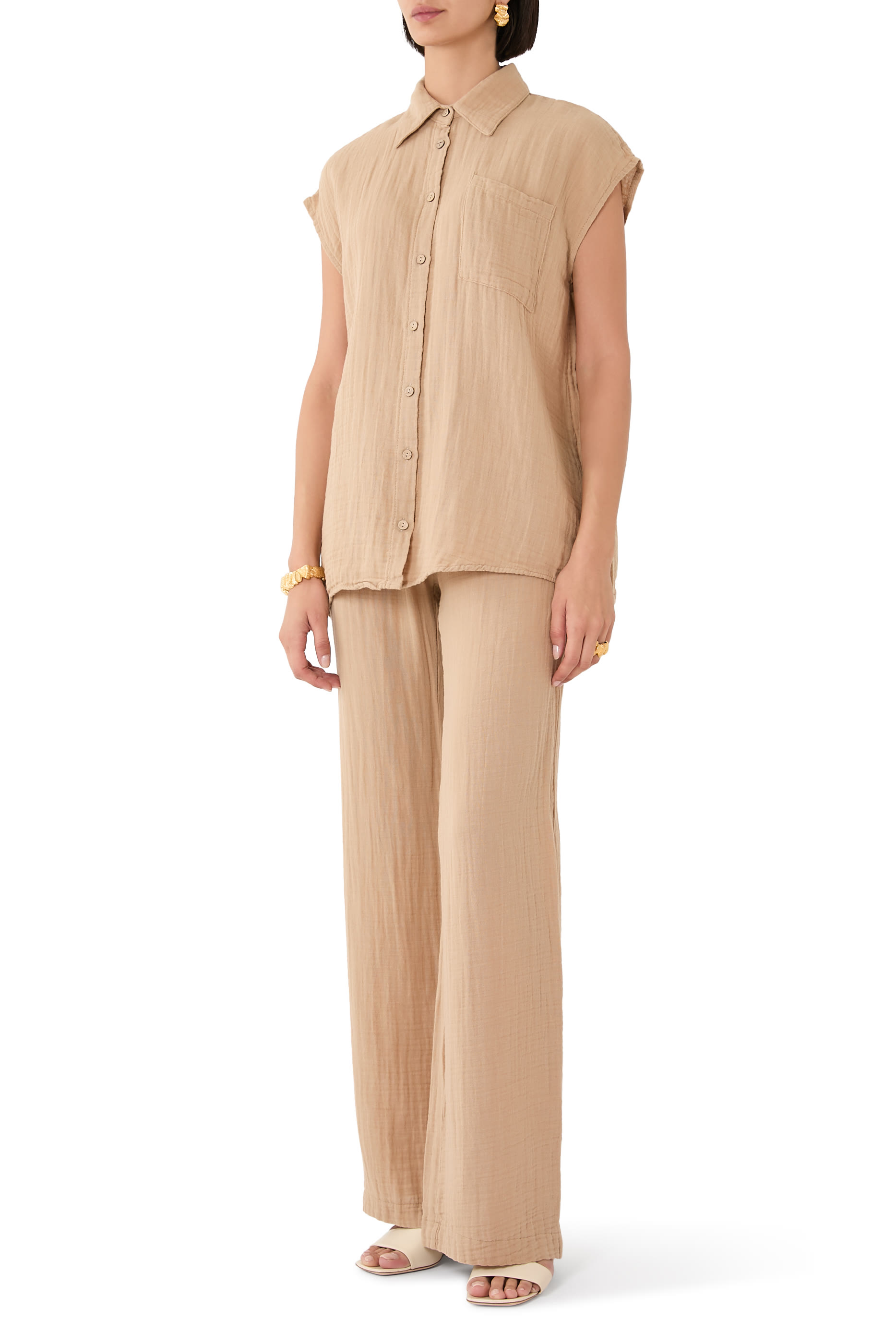 طقم قميص مجعد بياقة، حمالة صدر مماثلة وبنطال