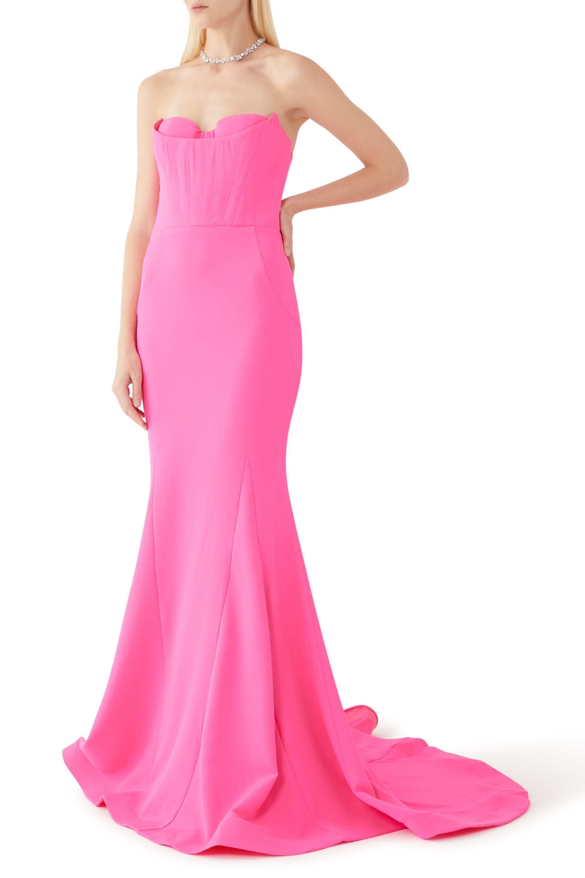 فستان سهرة بارز الملمس