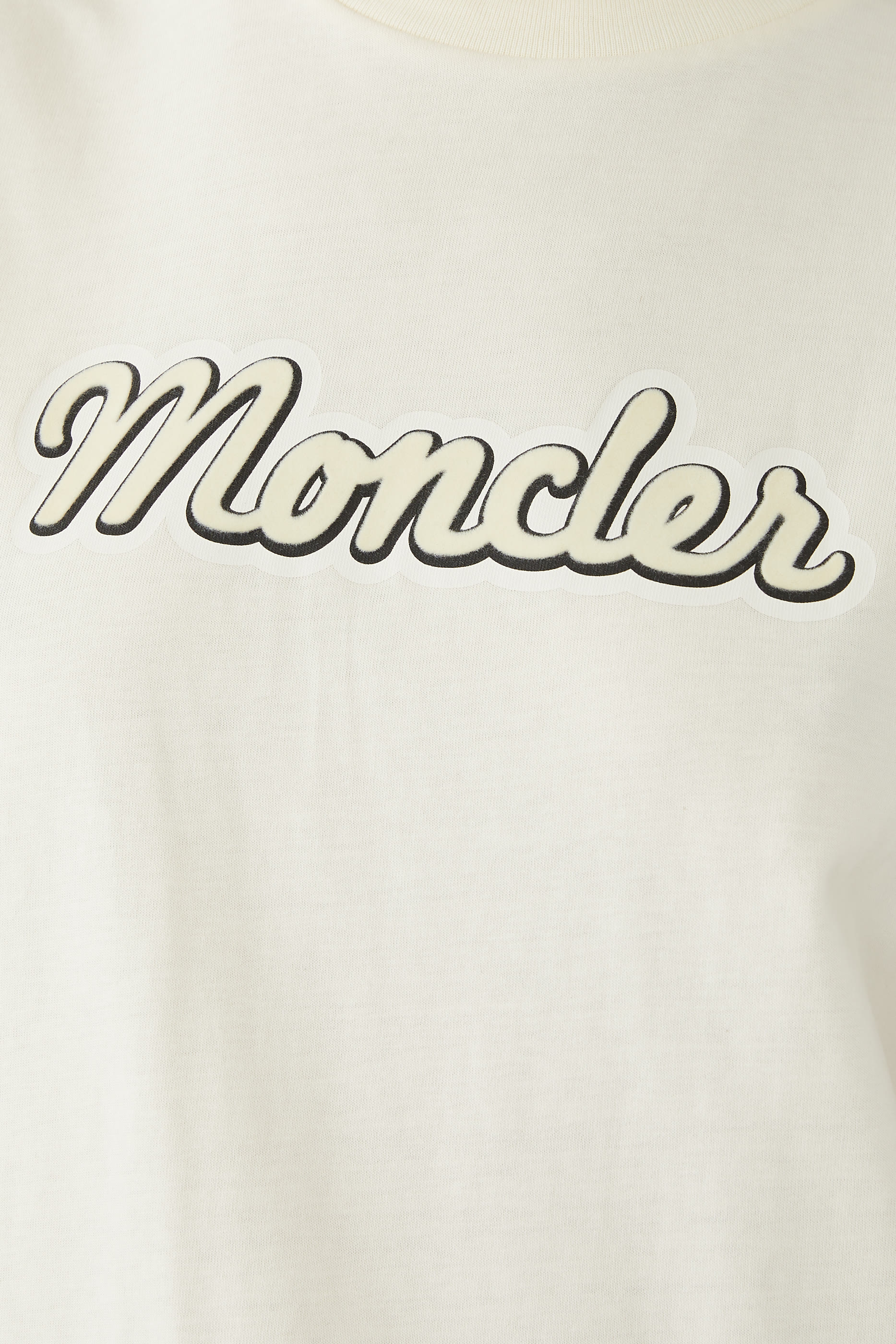 تيشيرت بطبعات شعار الماركة