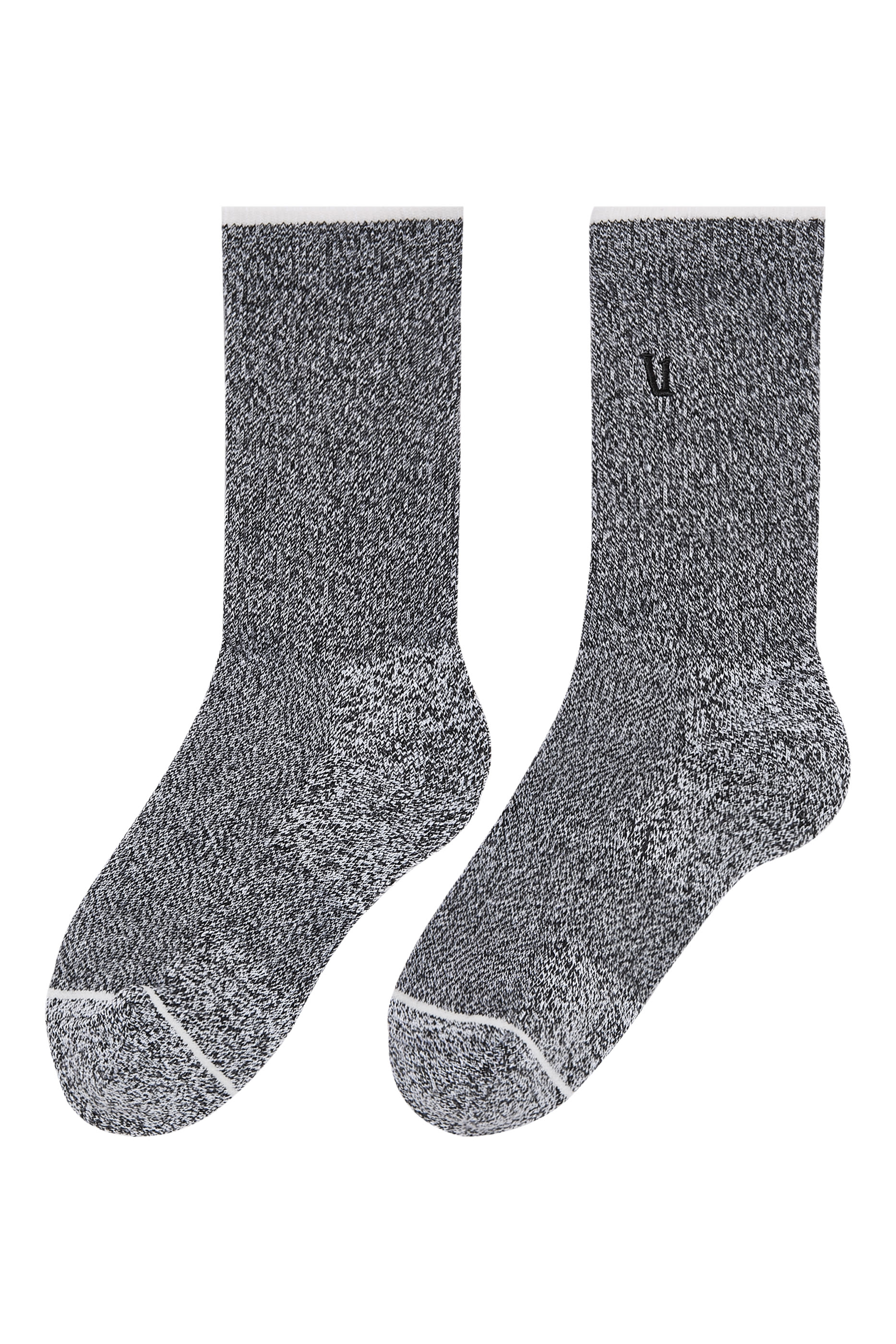 جوارب متوسطة الطول