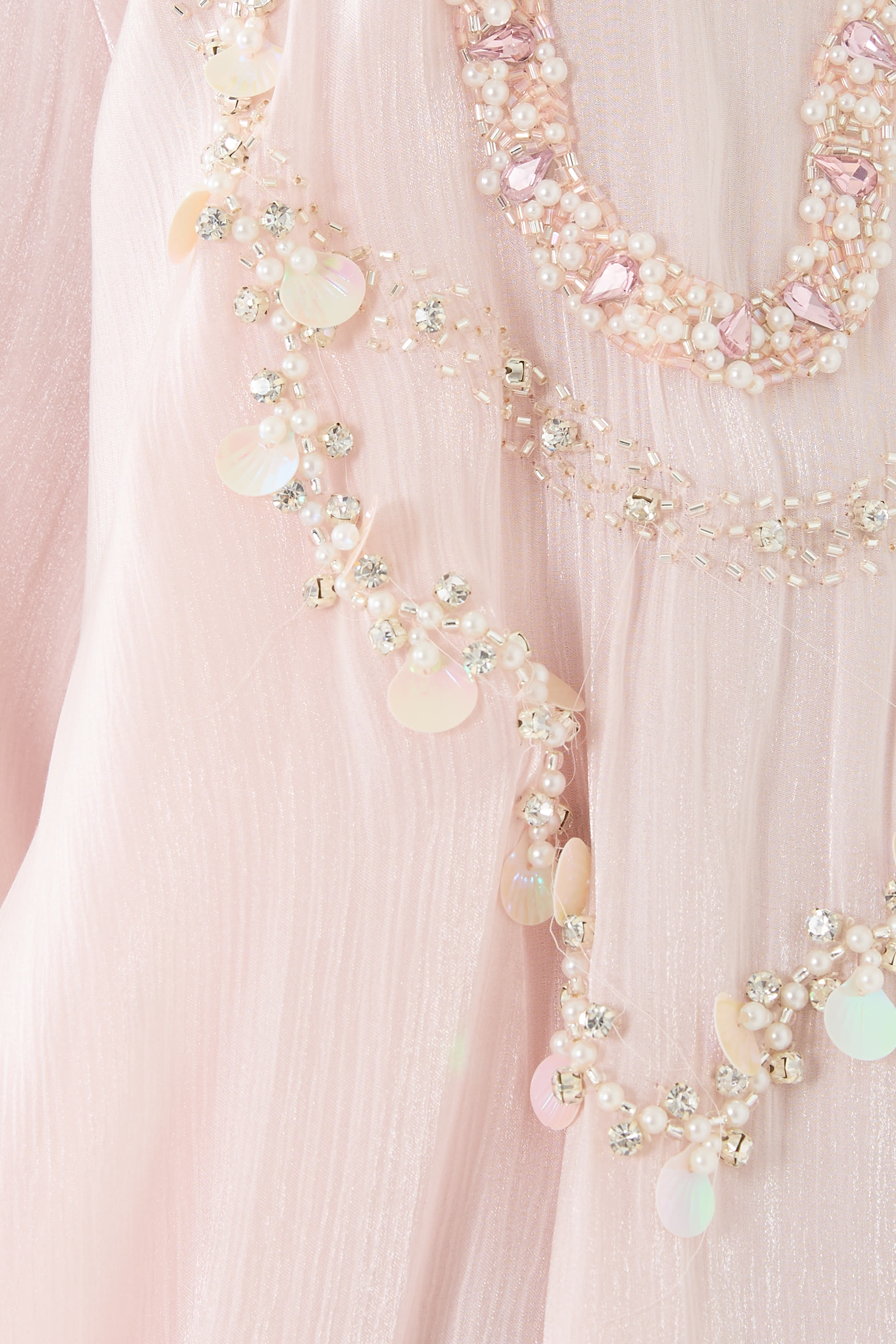 قفطان بياقة عالية مزين