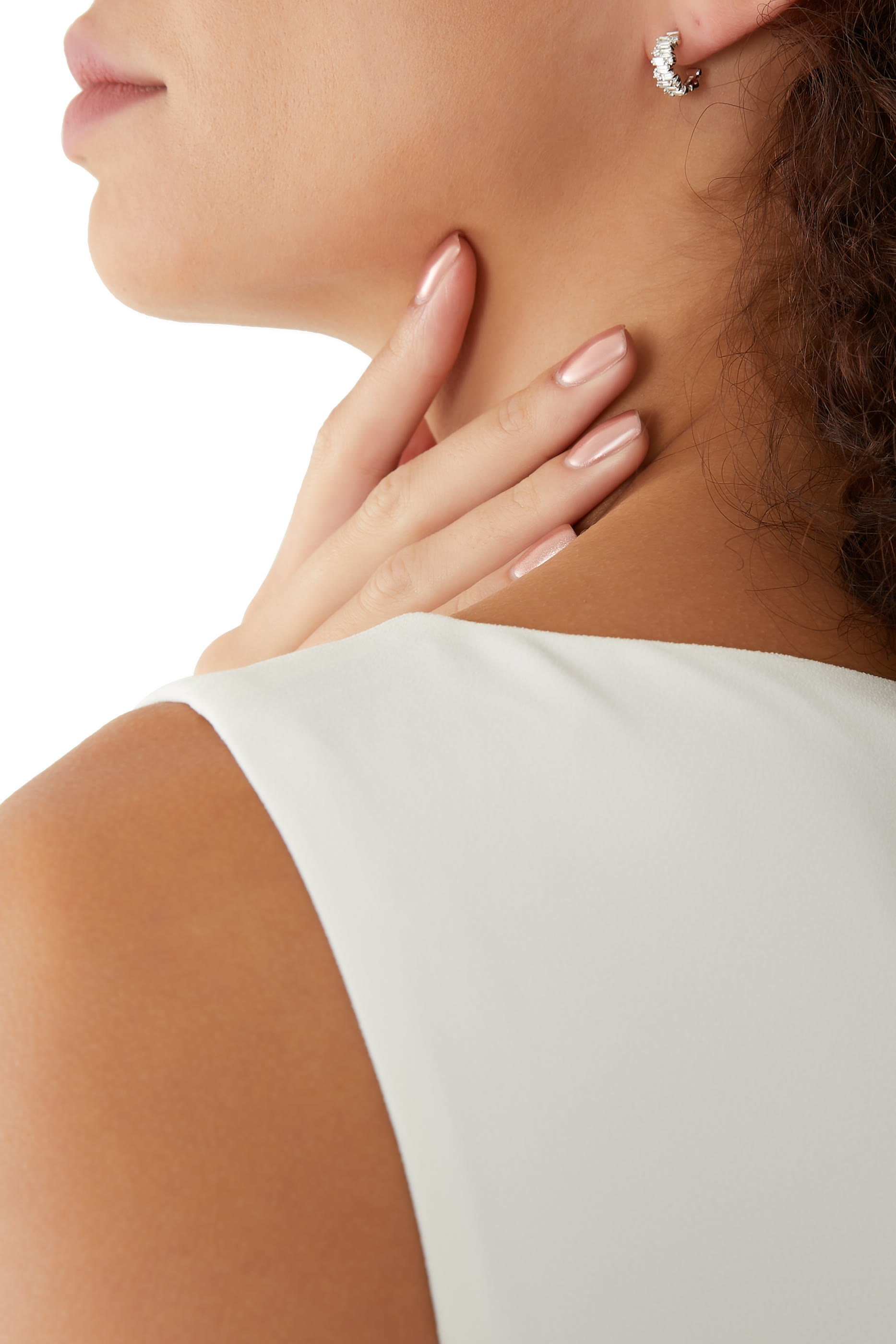 أقراط دائرية فاير وركس مرصعة بالماس المستطيل، ذهب أبيض عيار 18