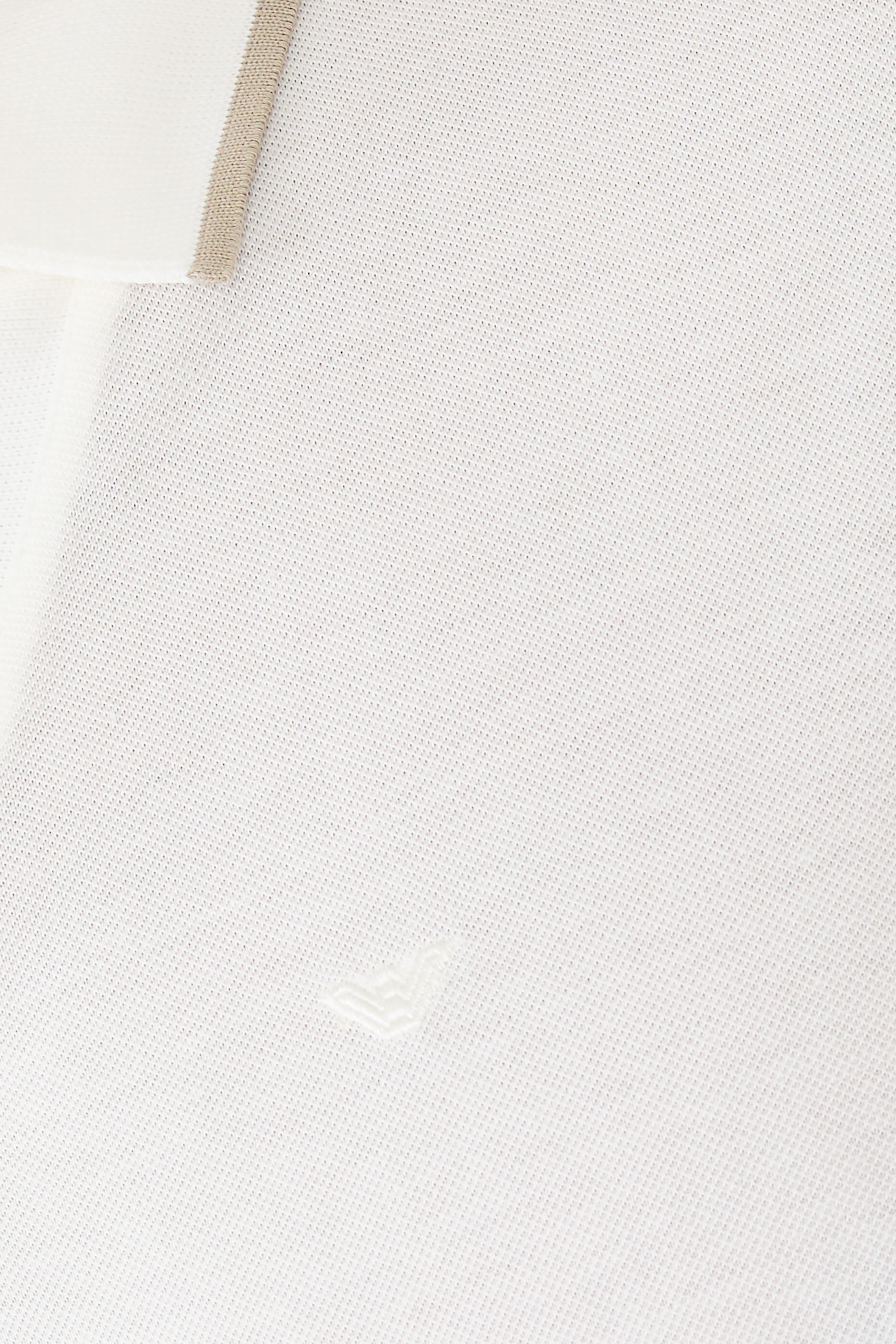 قميص بولو بياقة على شكل حرف V مزين بشعار الماركة صغير