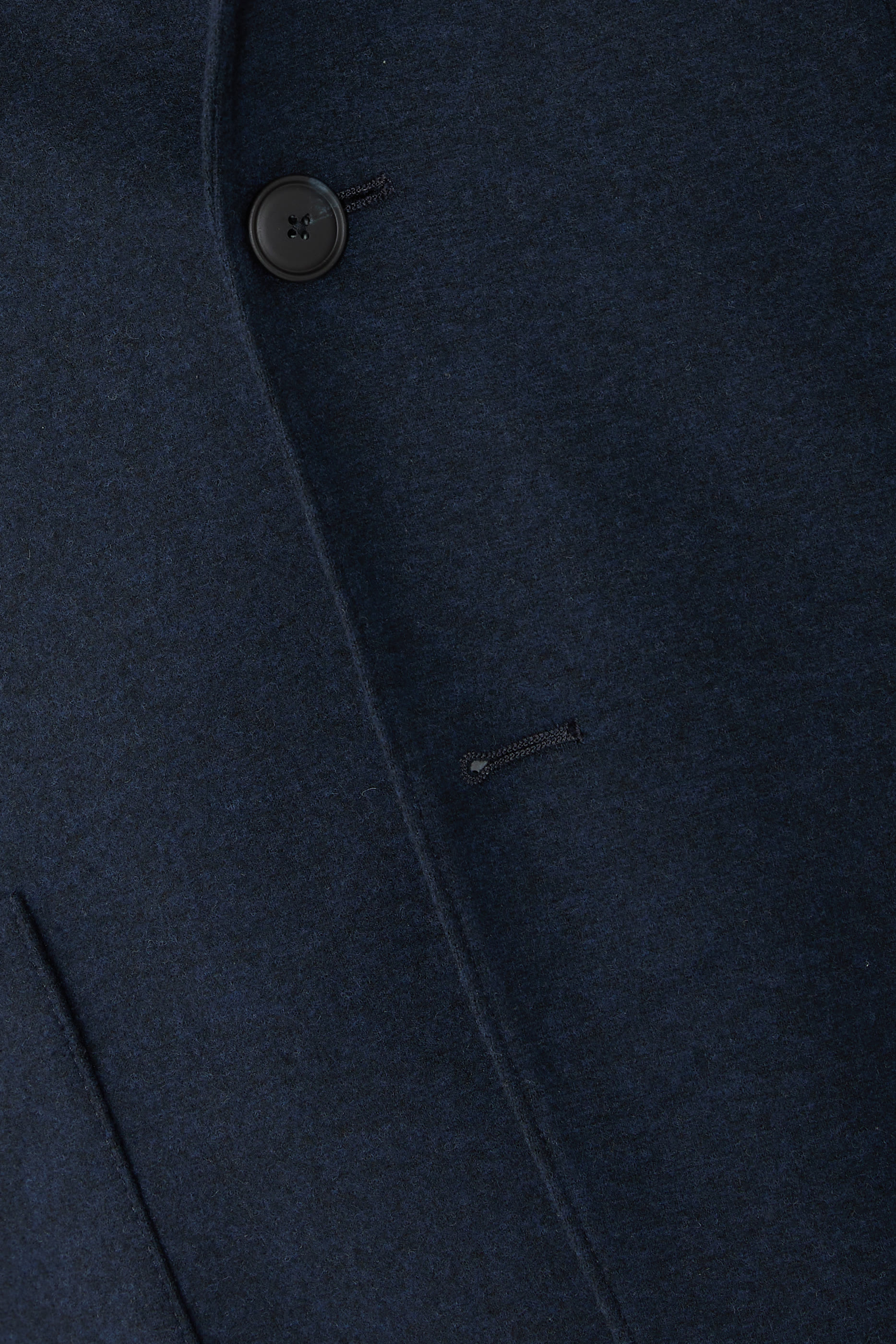 بليزر بي-هانري-جي-دبليو جي بقصة ضيقة