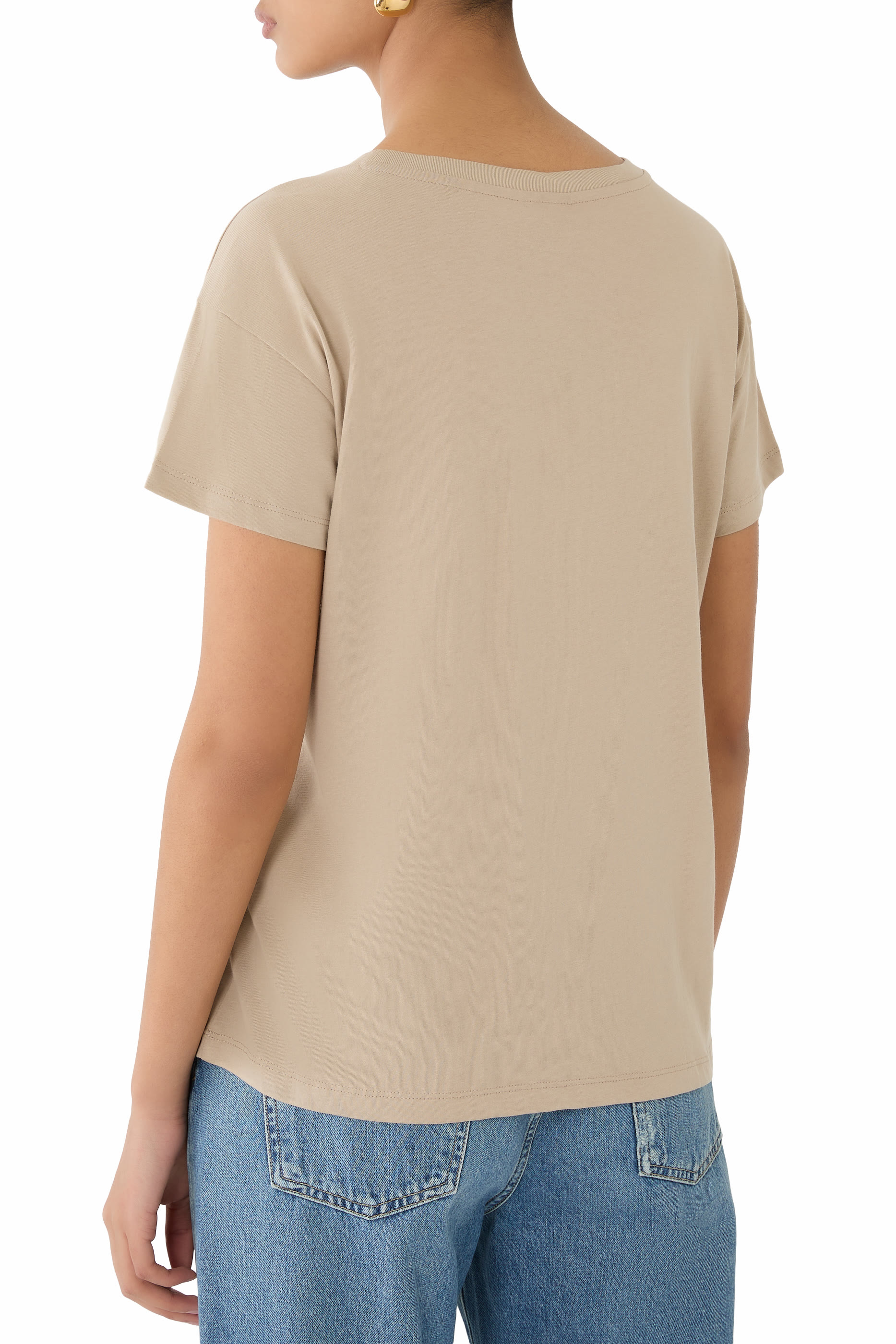 تيشيرت بياقة مزينة بسلسلة من تشكيلة الملابس شبه الرسمية