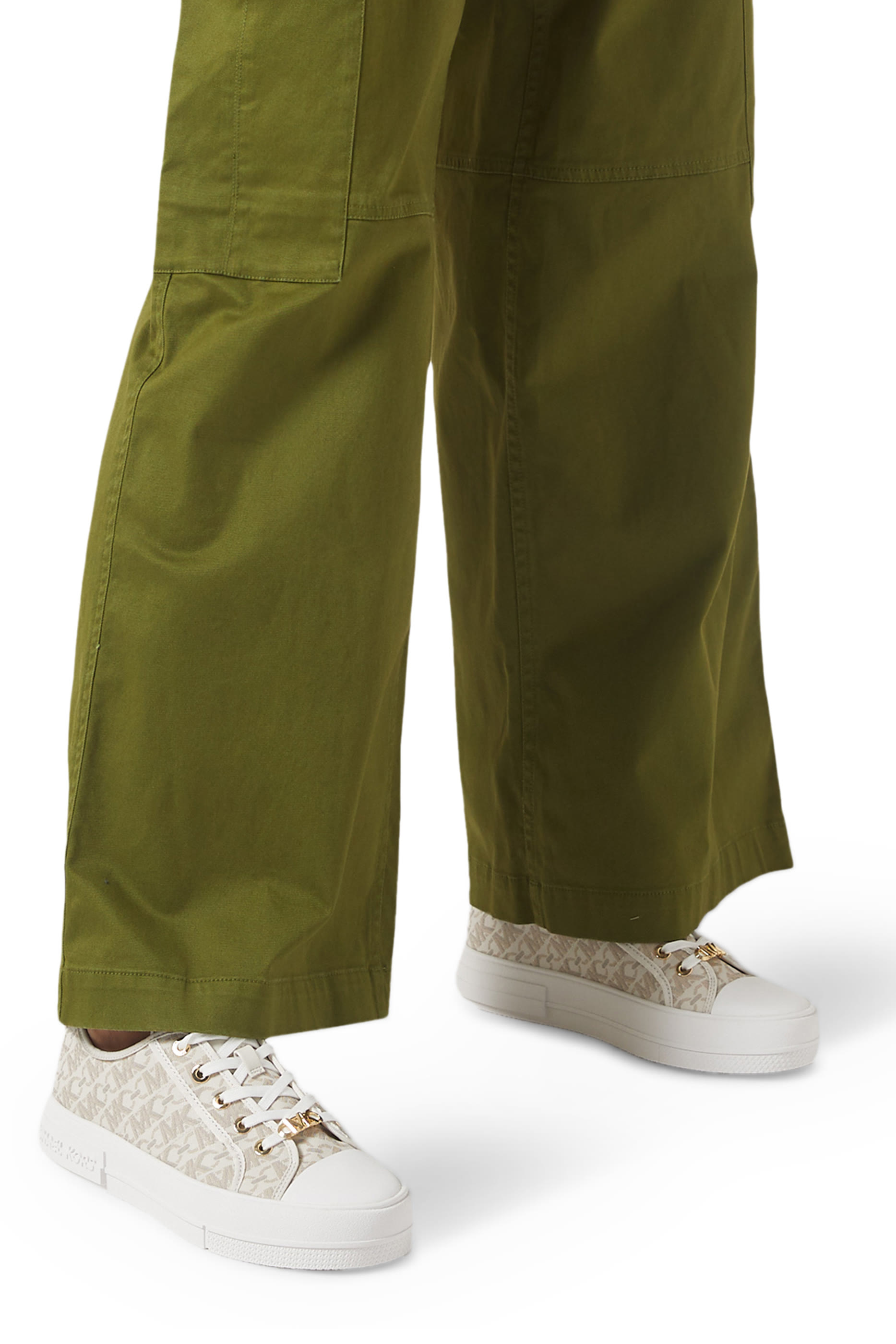 سنيكرز راينا بنعل سميك بشعار الماركة