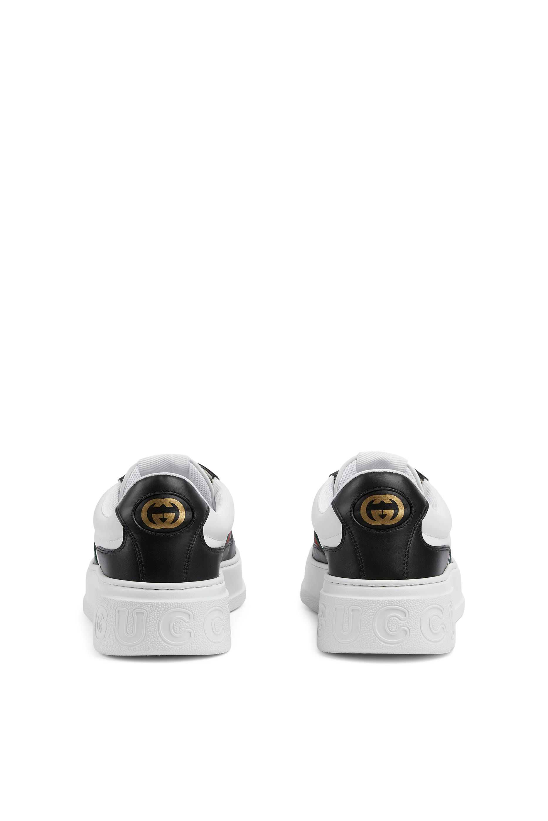 سنيكرز بنعل سميك