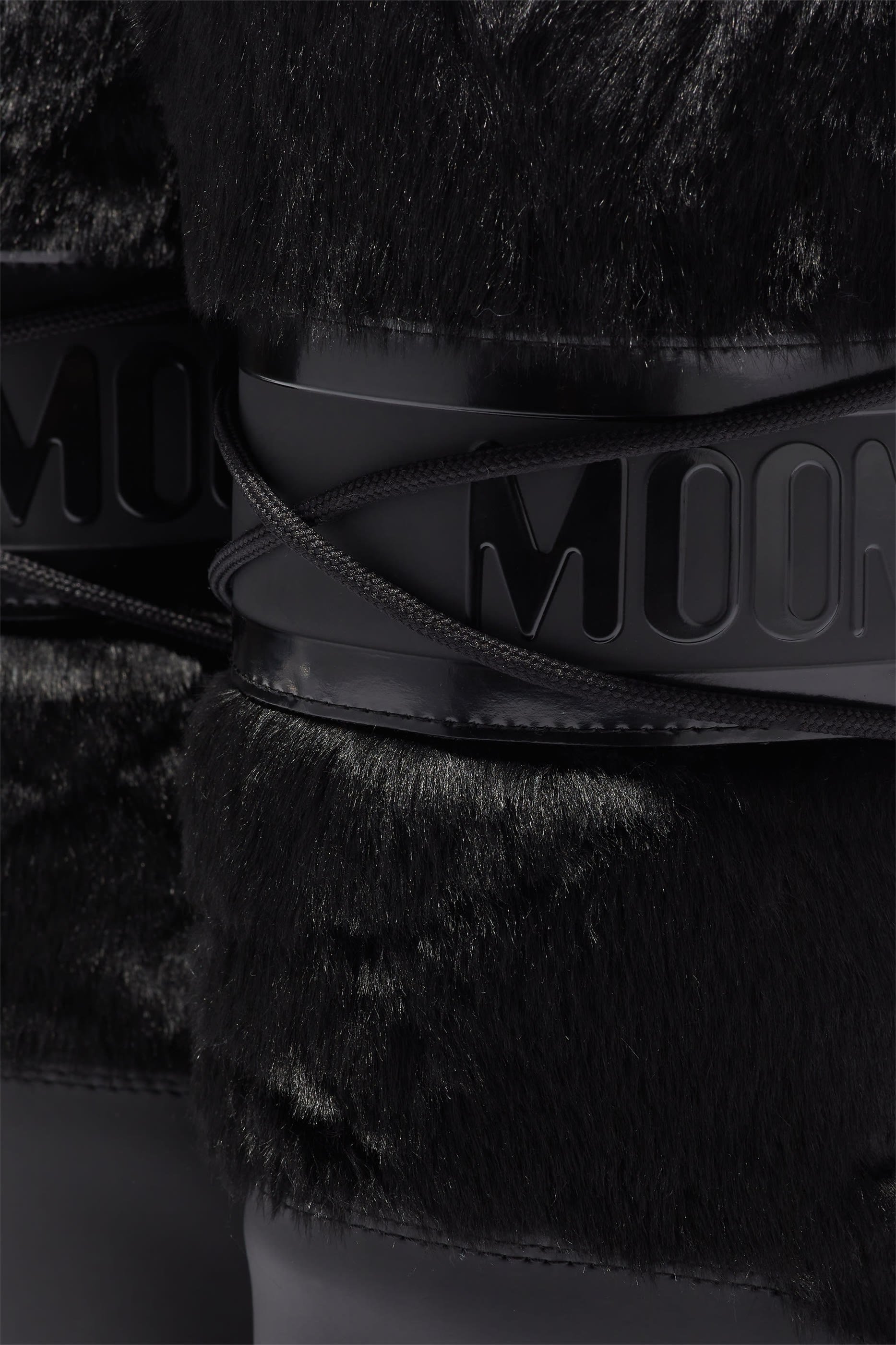 بوت تزلج بشعار الماركة فرو صناعي