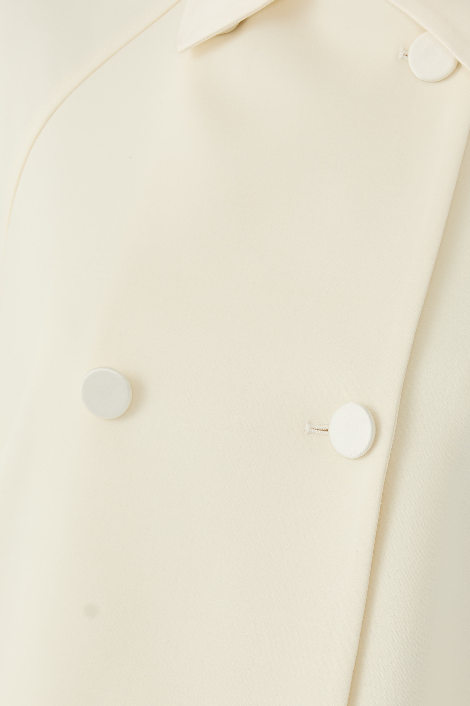 جاكيت قصير بصفي أزرار للإغلاق