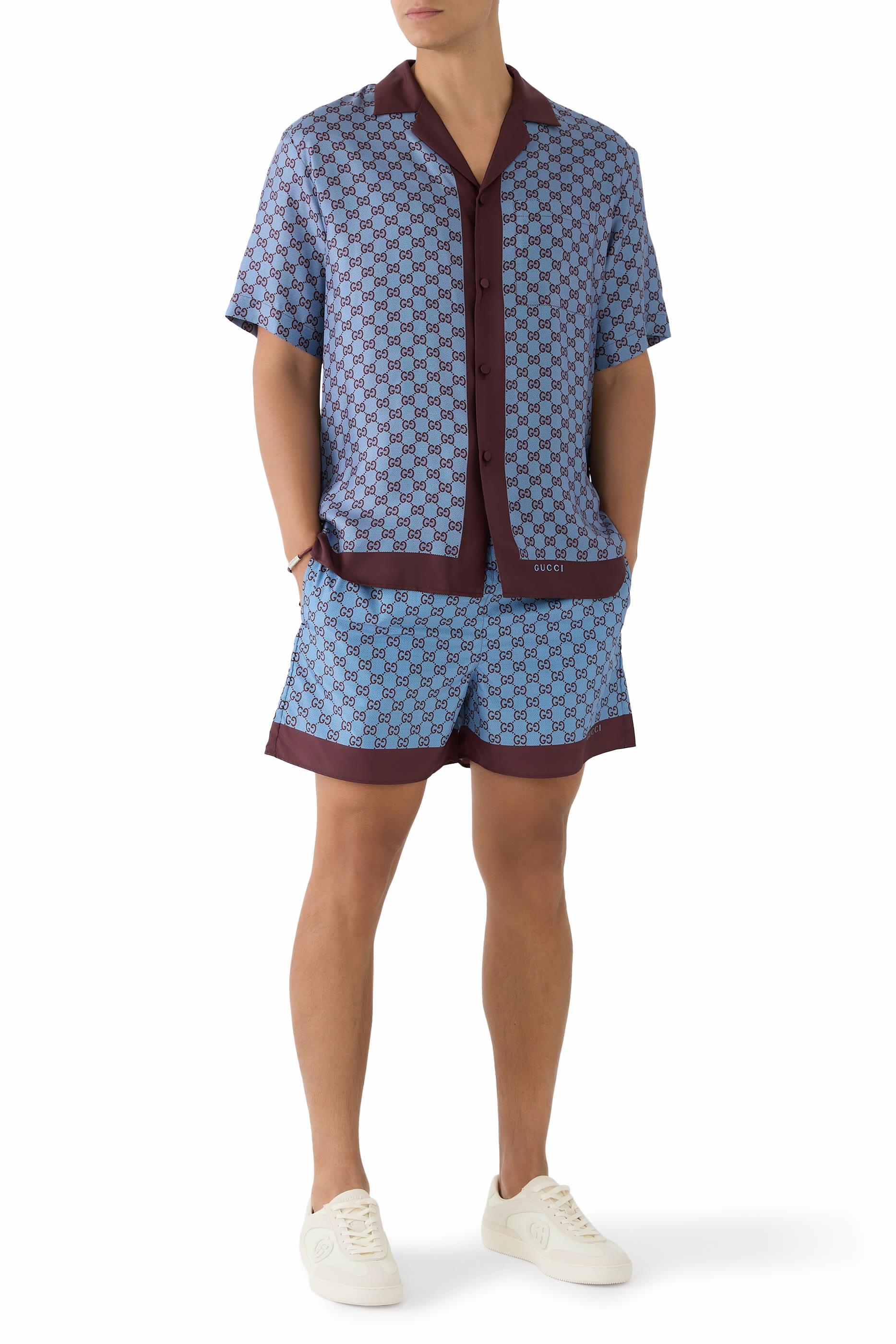 سنيكرز شبكي بشعار حرفي الماركة متداخل