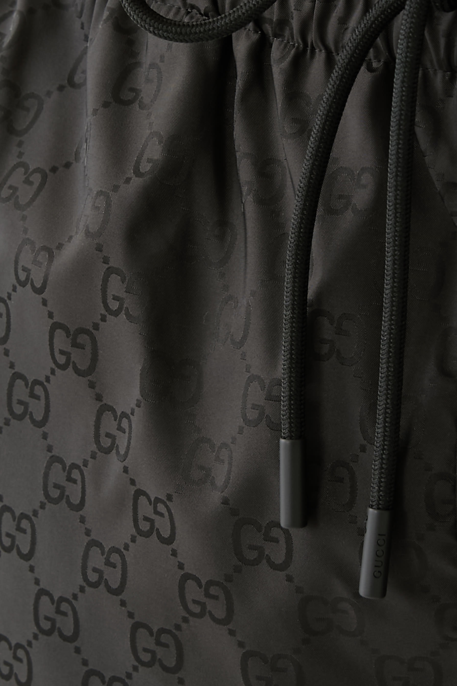 شورت سباحة بشعار الماركة نايلون