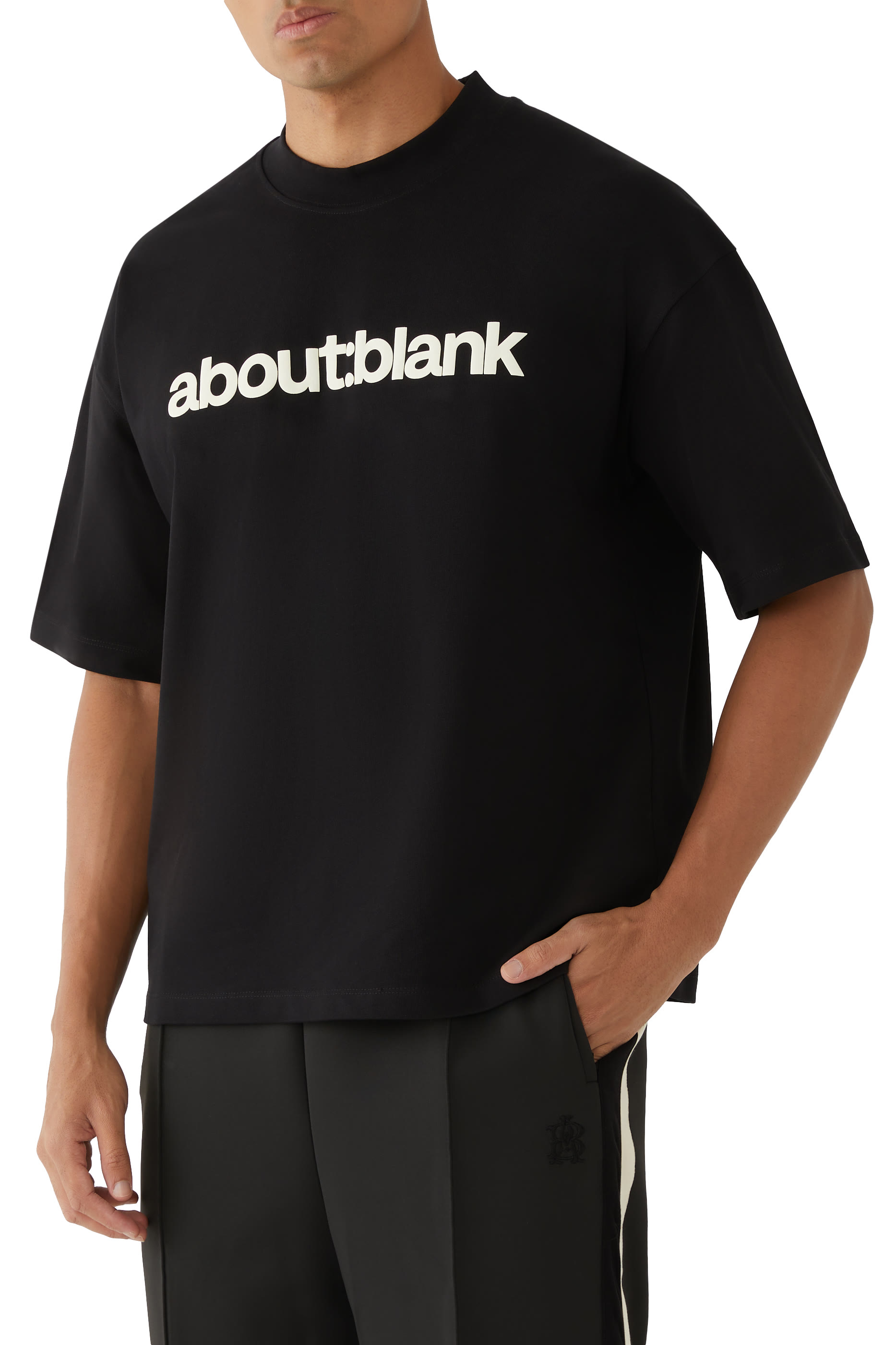 تيشيرت بلوك بياقة ضيقة