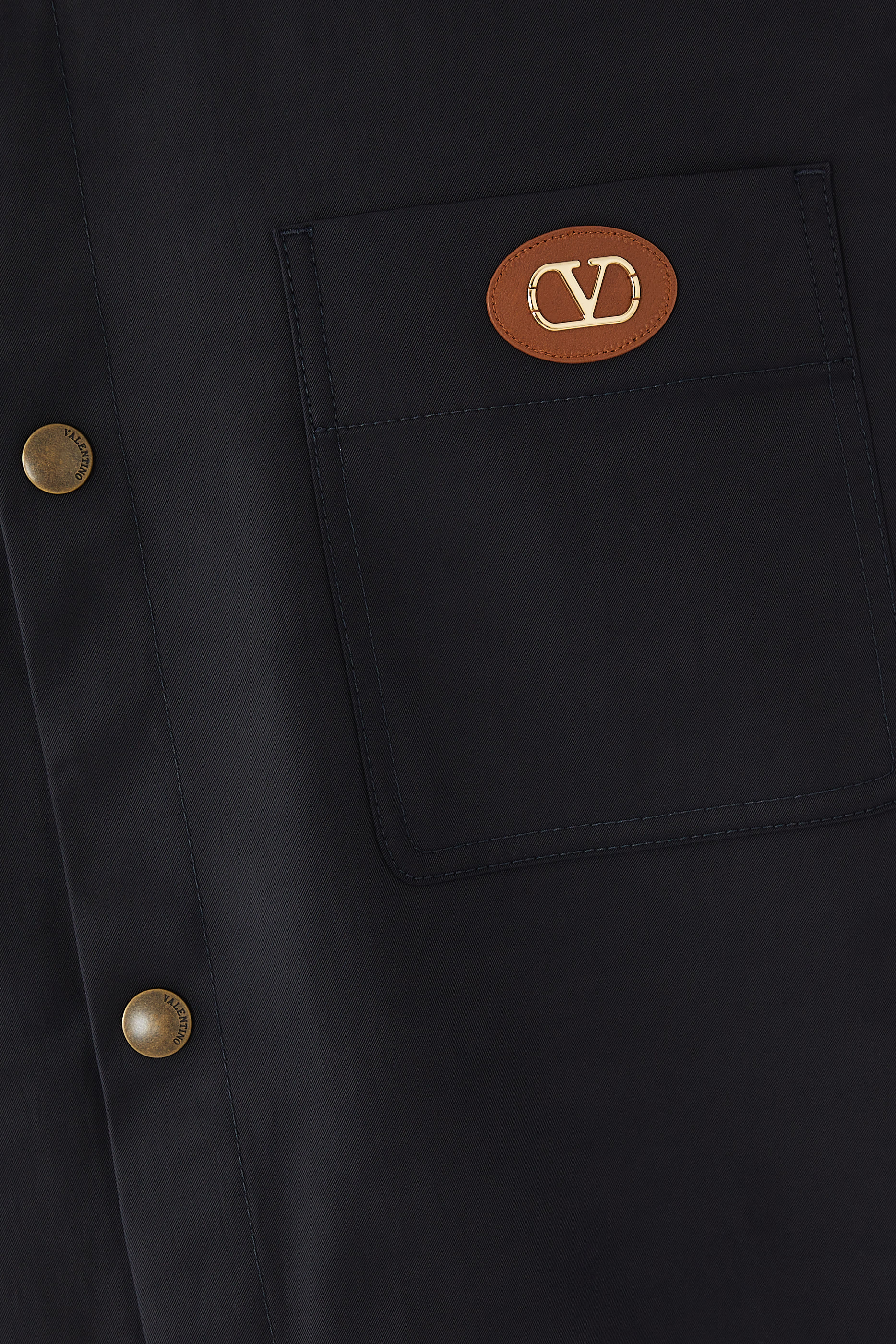 جاكيت كابان بشعار الماركة