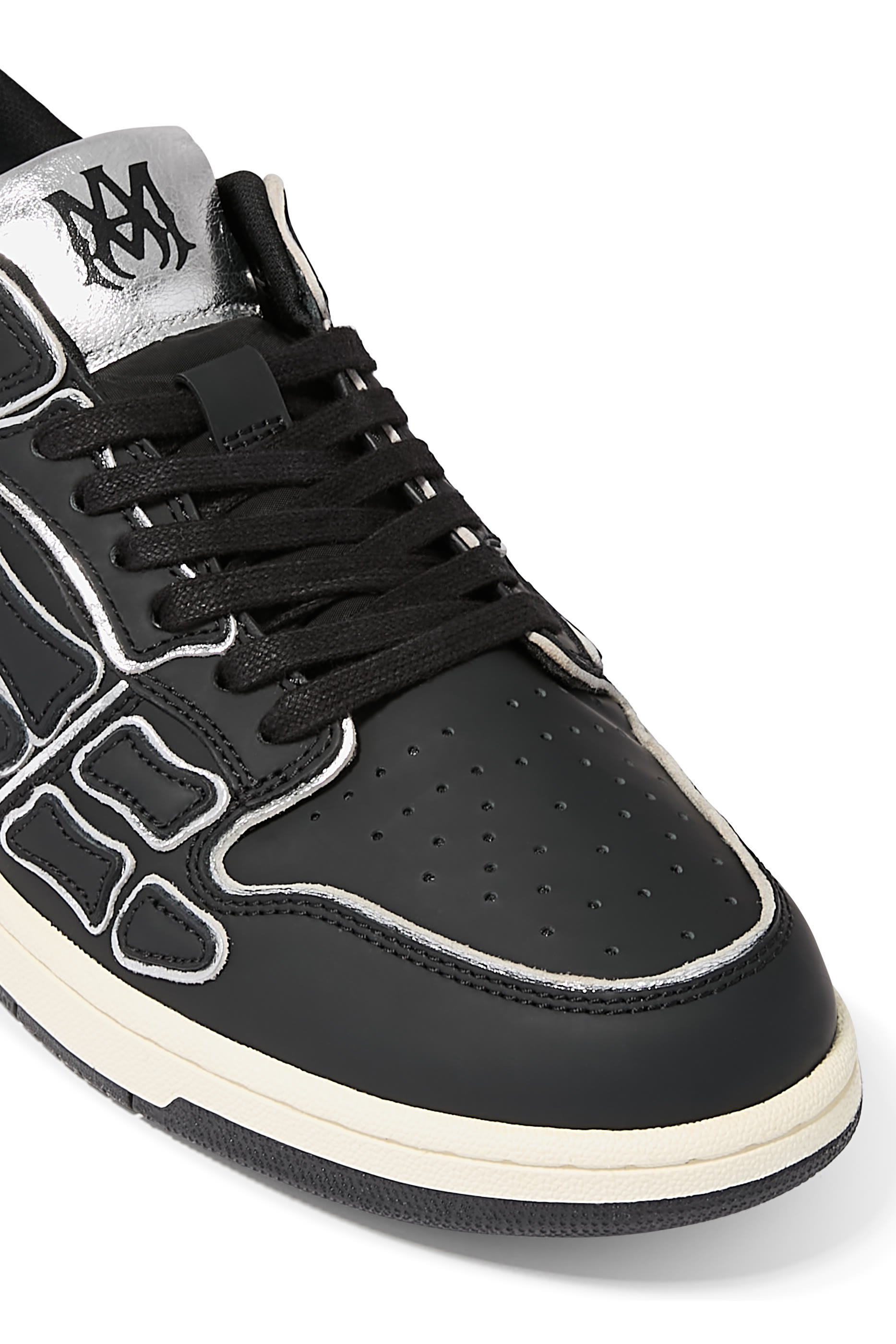 سنيكرز بكاحل منخفض ورقع هيكل عظمي 